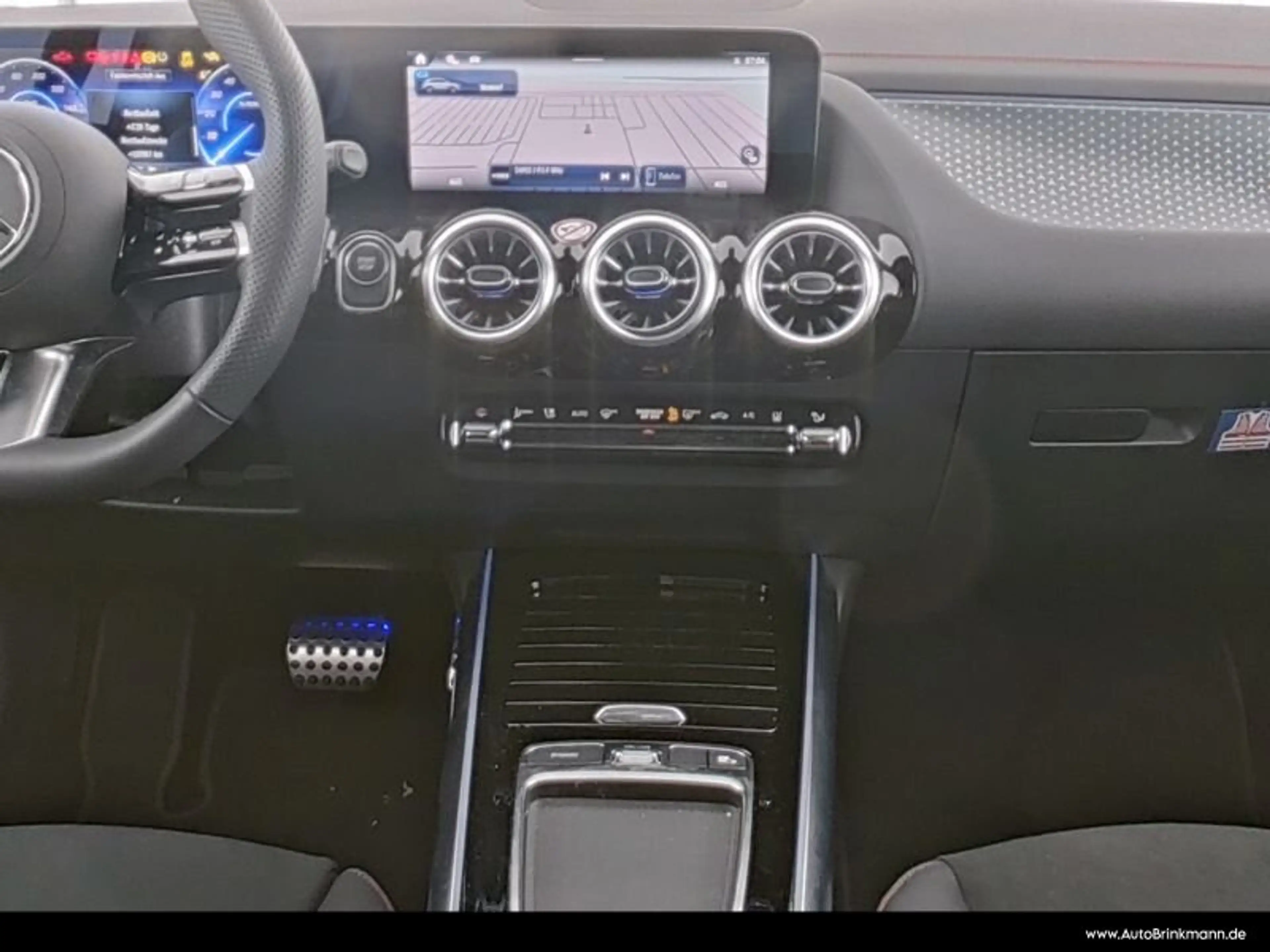 Mercedes-Benz EQA 300 EQA 300 4M AMG-LINE/PANO-SHD/KAMERA/EASY-PACK LED — photo 5