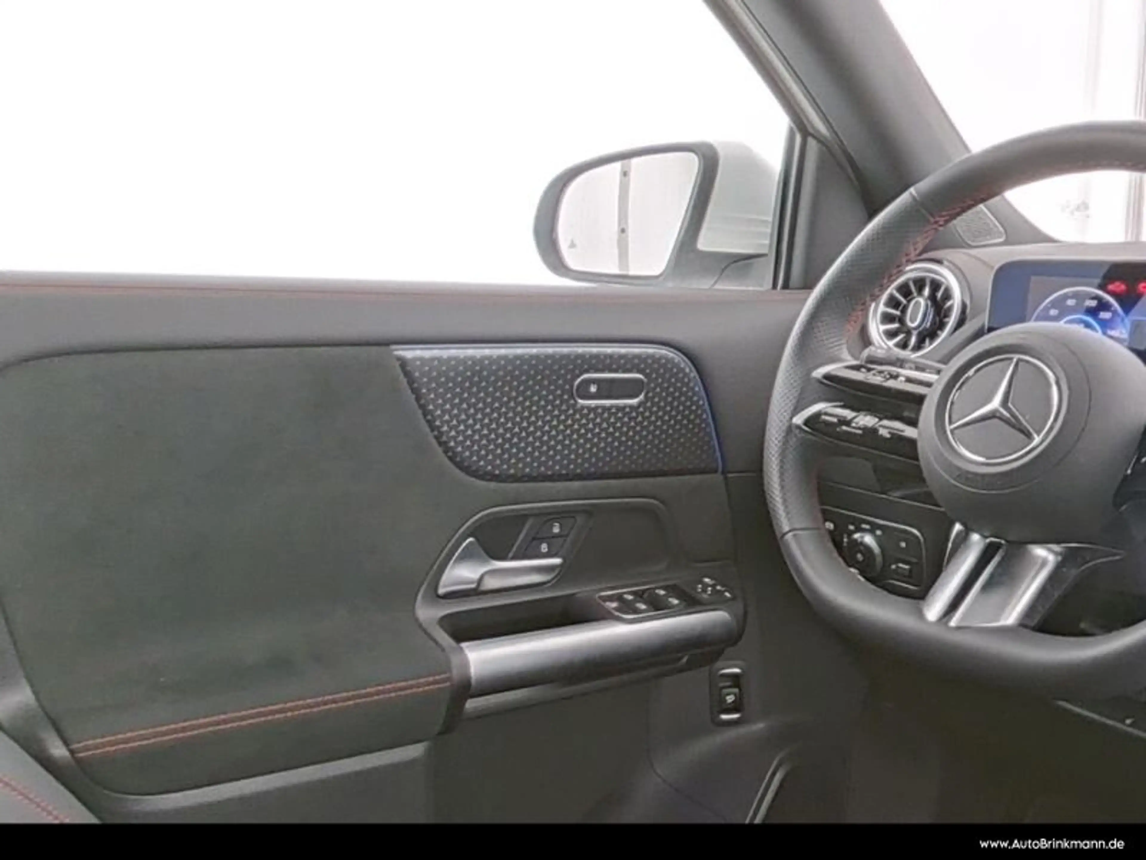 Mercedes-Benz EQA 300 EQA 300 4M AMG-LINE/PANO-SHD/KAMERA/EASY-PACK LED — photo 9