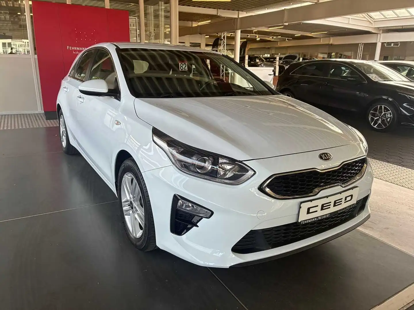 Kia Ceed / cee'd _5 1.4 VIS NAV KOMF AHK Blanc - 2