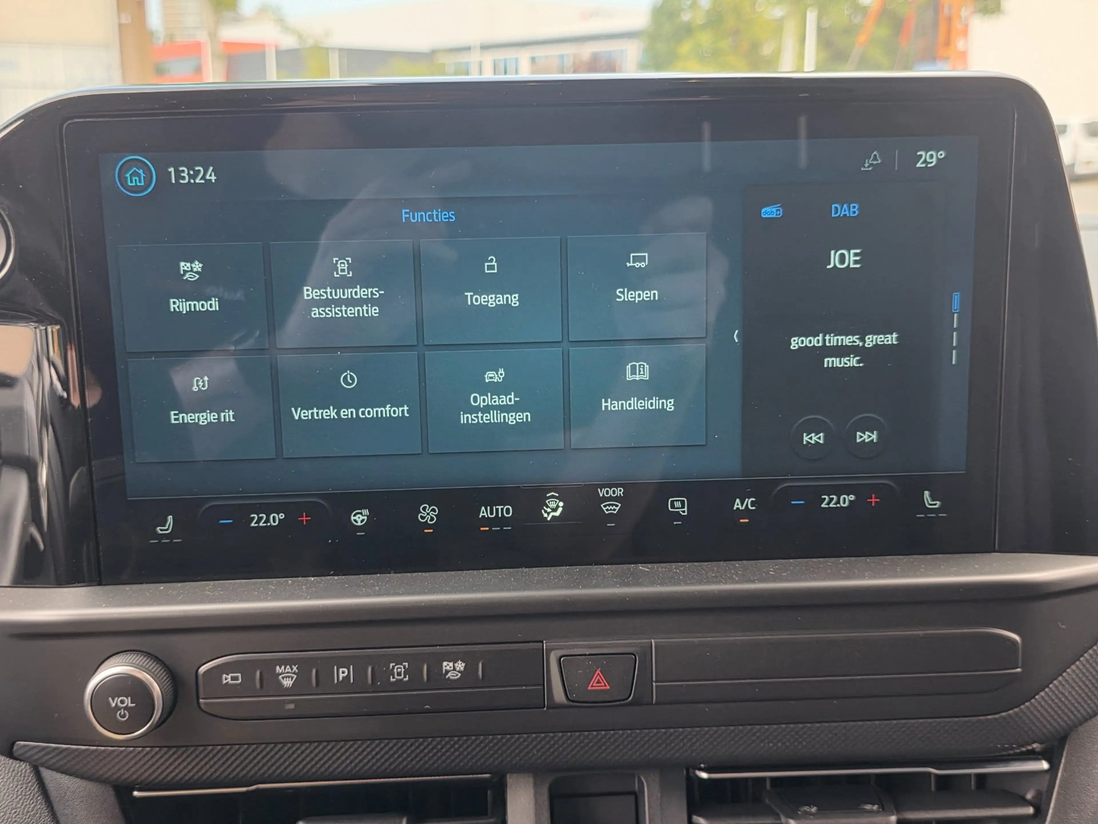 Ford E-Transit Cust. 320 L2H1 Limited 65 kWh| SoH 99%| Met o.a. 3 — photo 30