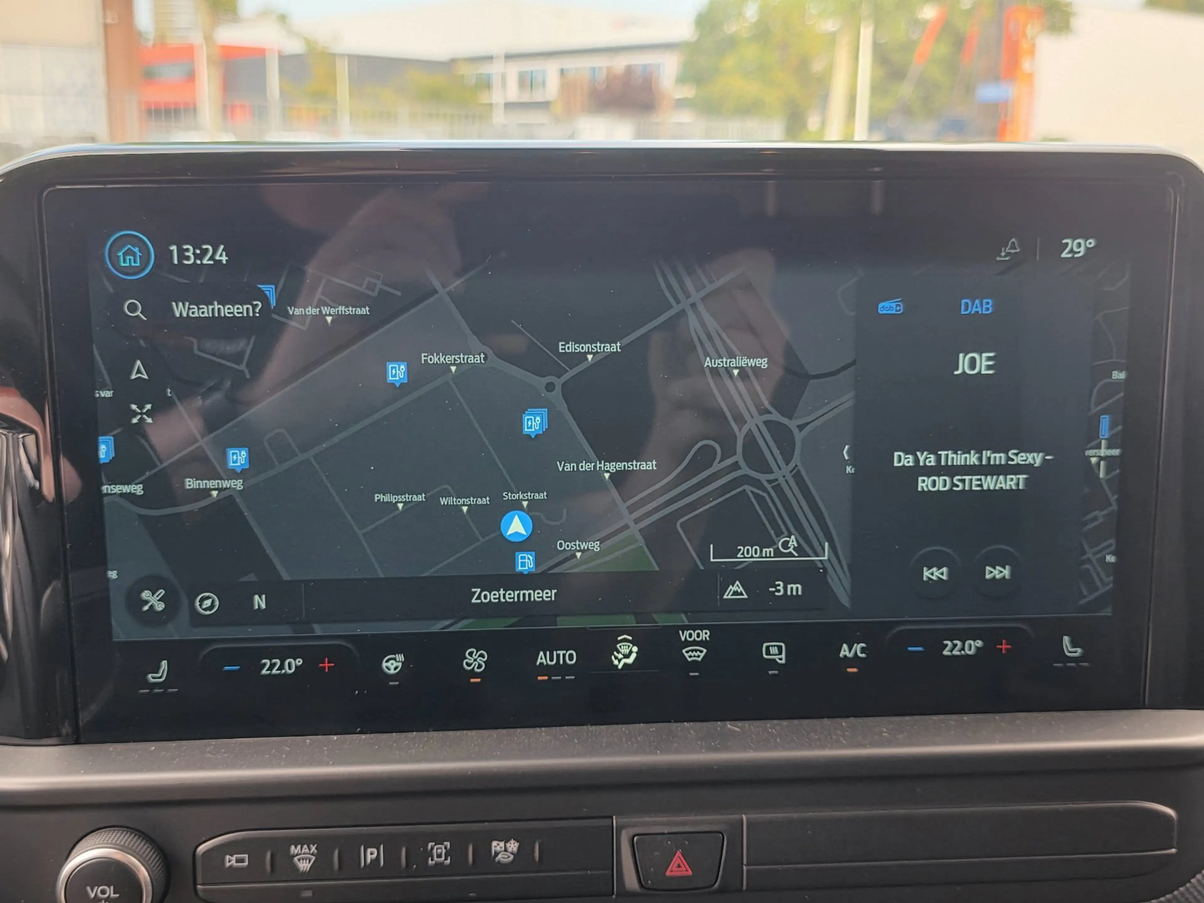 Ford E-Transit Cust. 320 L2H1 Limited 65 kWh| SoH 99%| Met o.a. 3 — photo 28