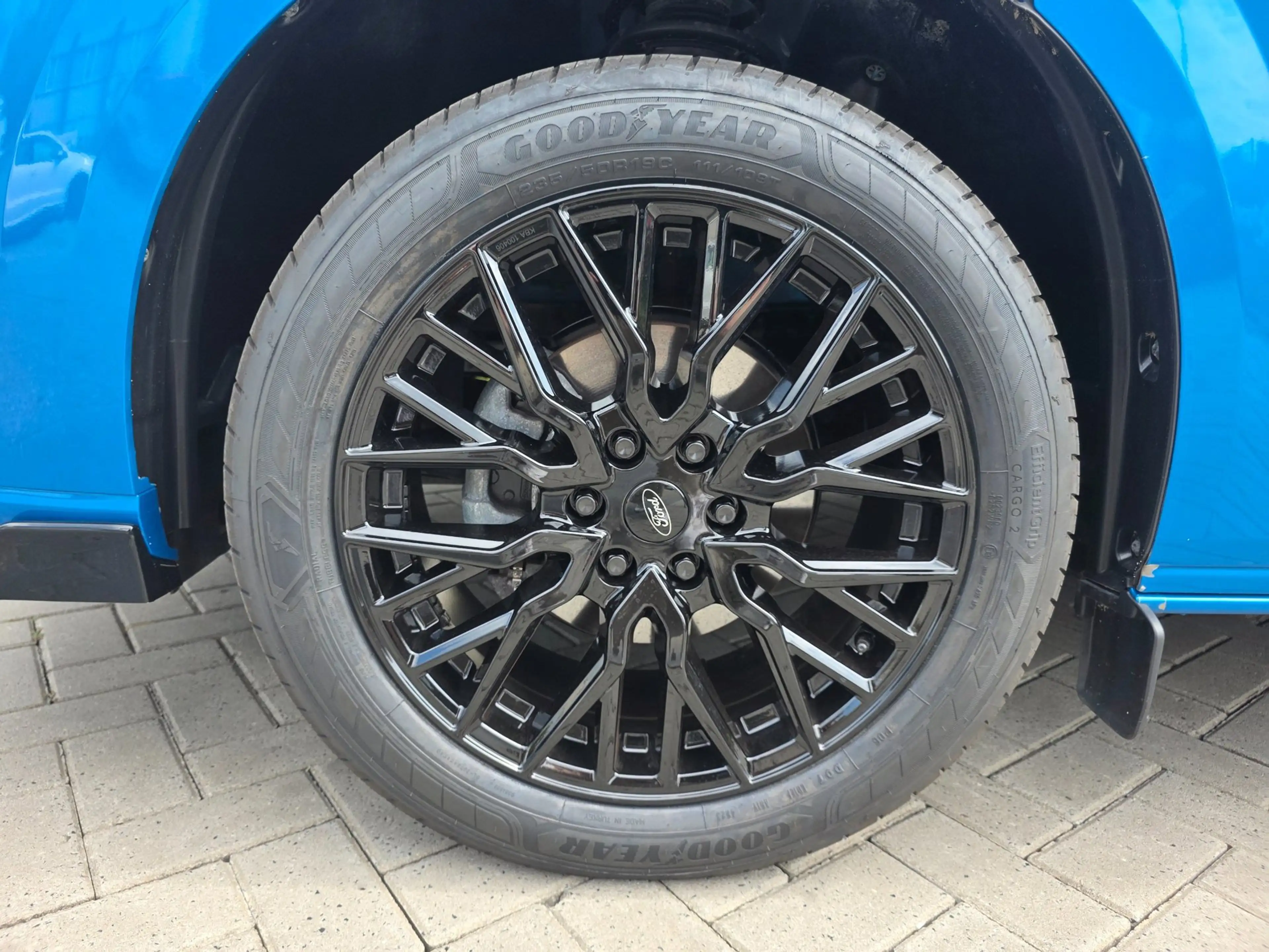 Ford E-Transit Cust. 320 L2H1 Limited 65 kWh| SoH 99%| Met o.a. 3 — photo 3