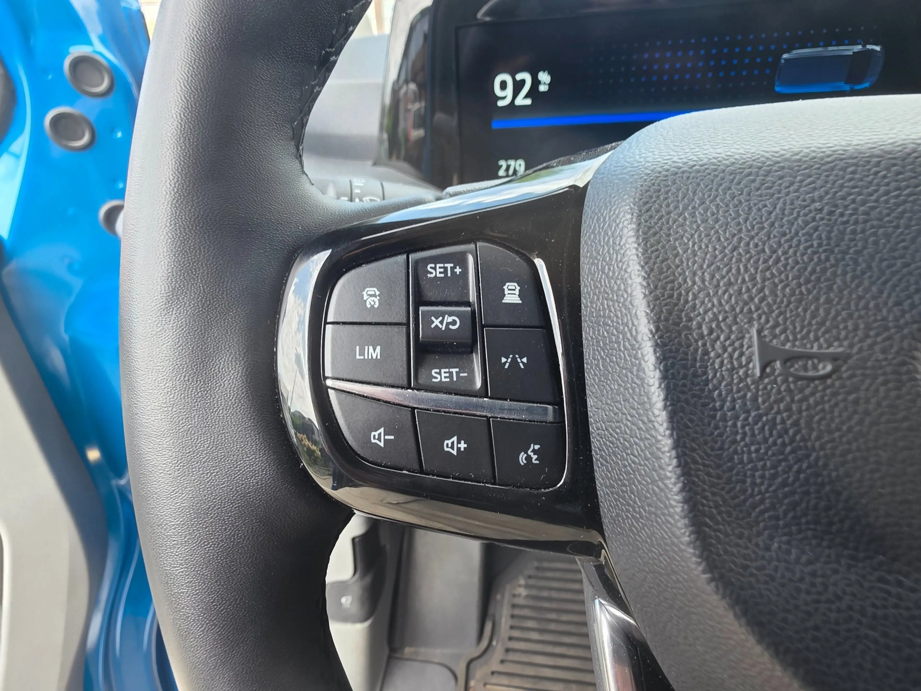 Ford E-Transit Cust. 320 L2H1 Limited 65 kWh| SoH 99%| Met o.a. 3 — photo 20