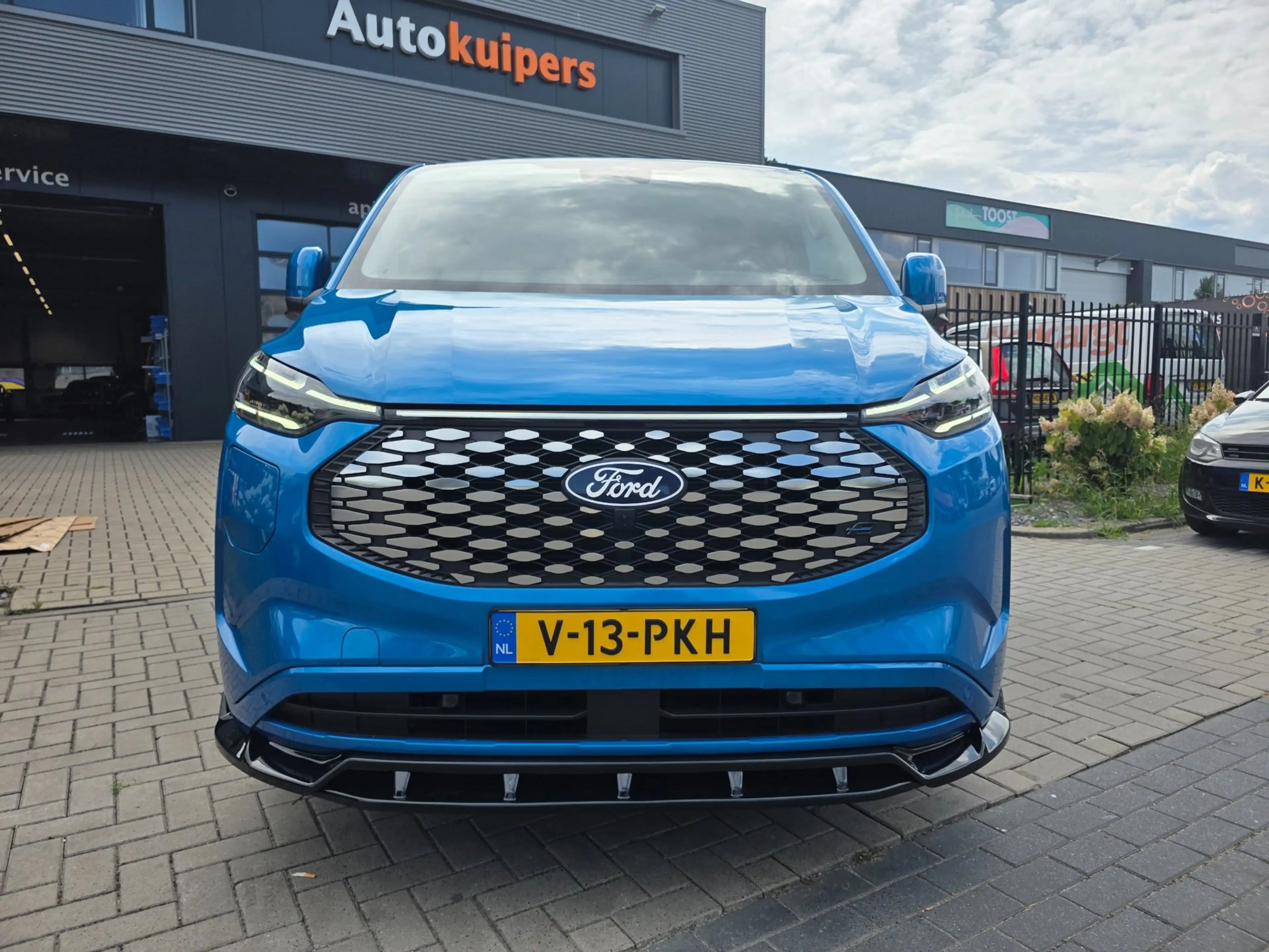 Ford E-Transit Cust. 320 L2H1 Limited 65 kWh| SoH 99%| Met o.a. 3 — photo 13