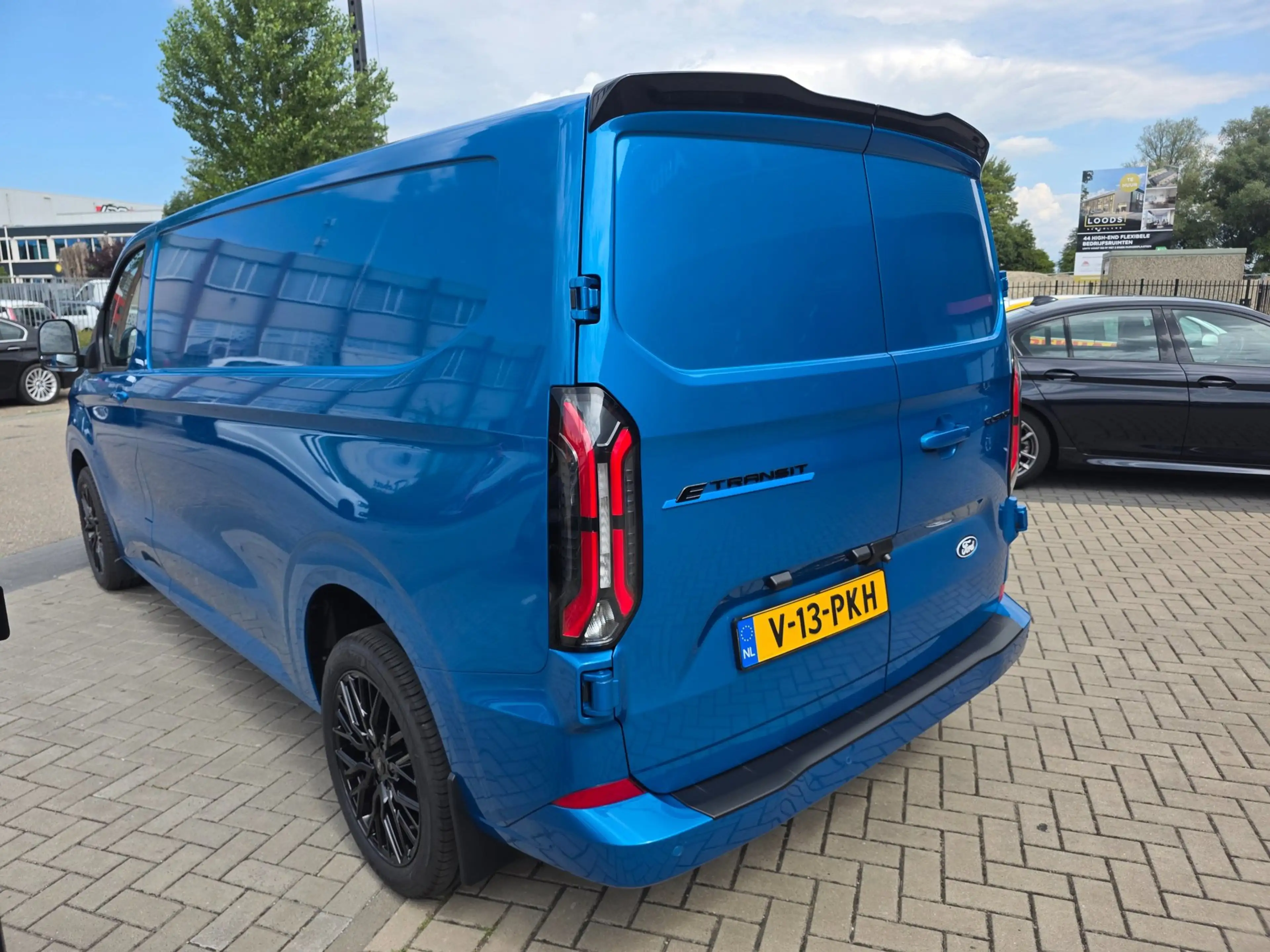 Ford E-Transit Cust. 320 L2H1 Limited 65 kWh| SoH 99%| Met o.a. 3 — photo 5
