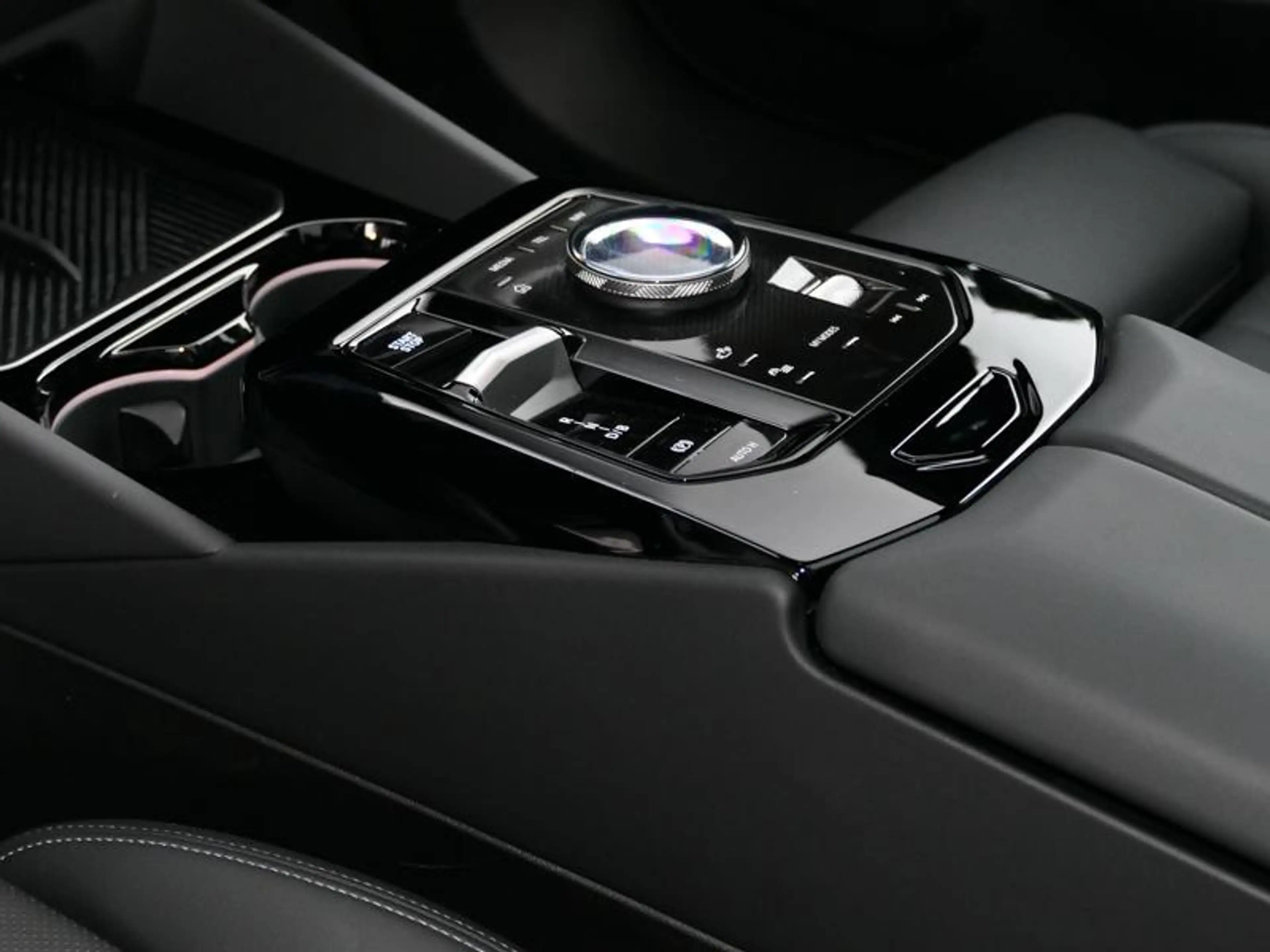 BMW i5 eDrive40 Touring M Sport Pro | PANO | — photo 13