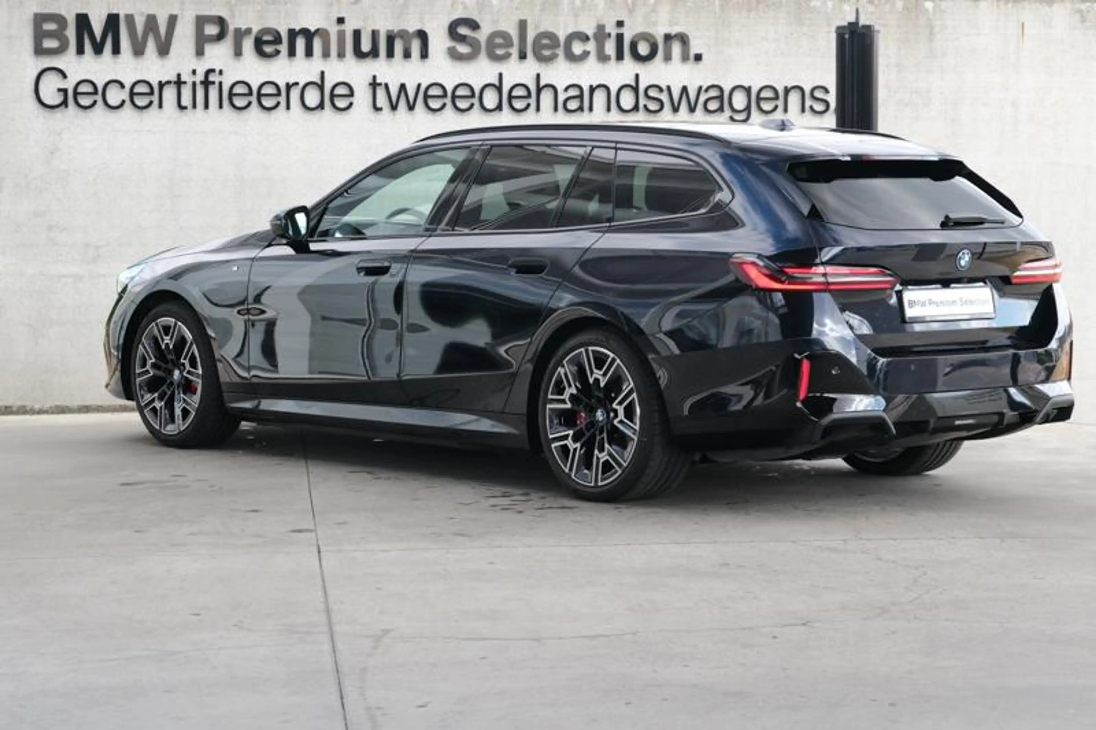 BMW i5 eDrive40 Touring M Sport Pro | PANO | — photo 5