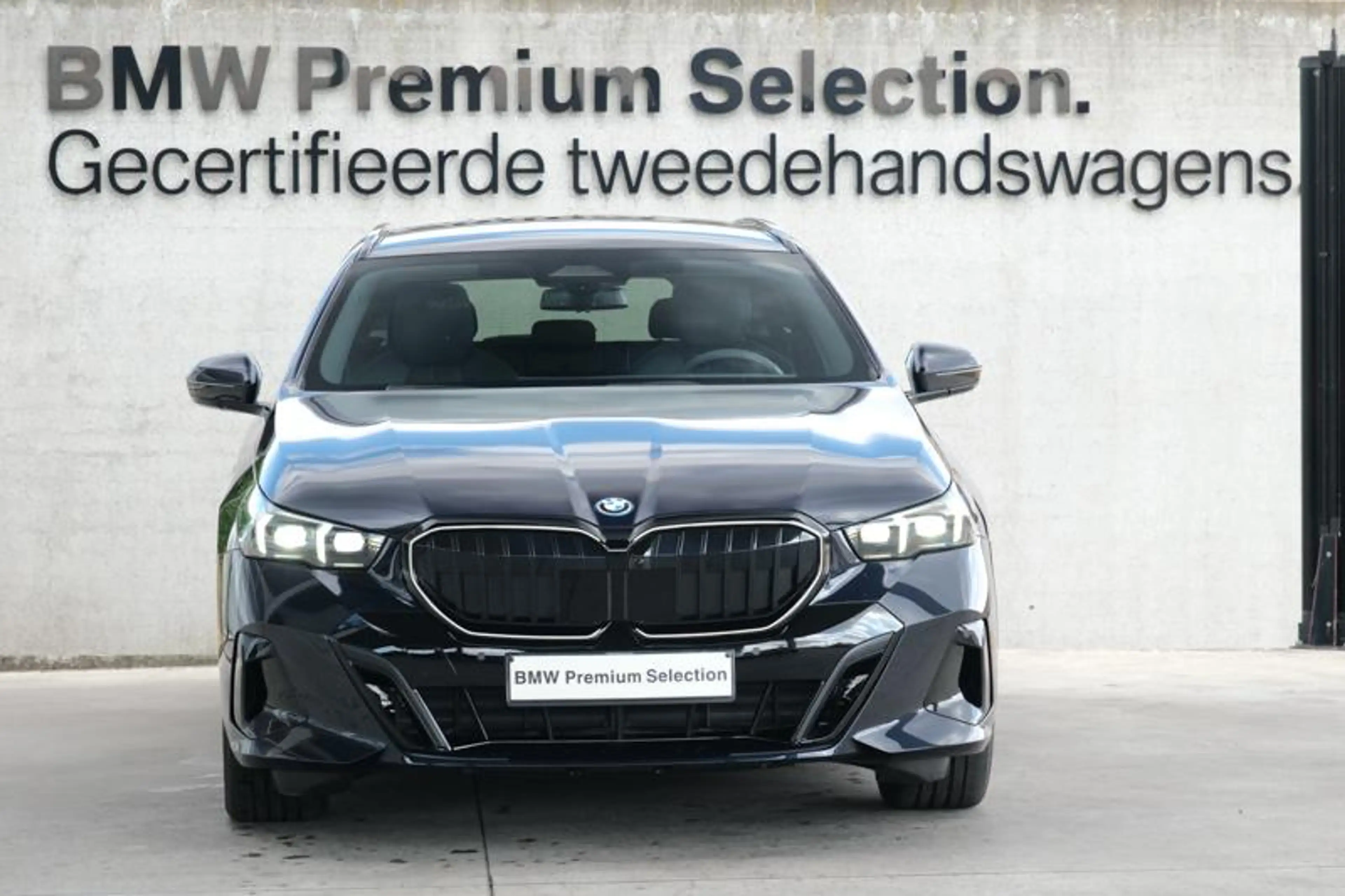 BMW i5 eDrive40 Touring M Sport Pro | PANO | — photo 2