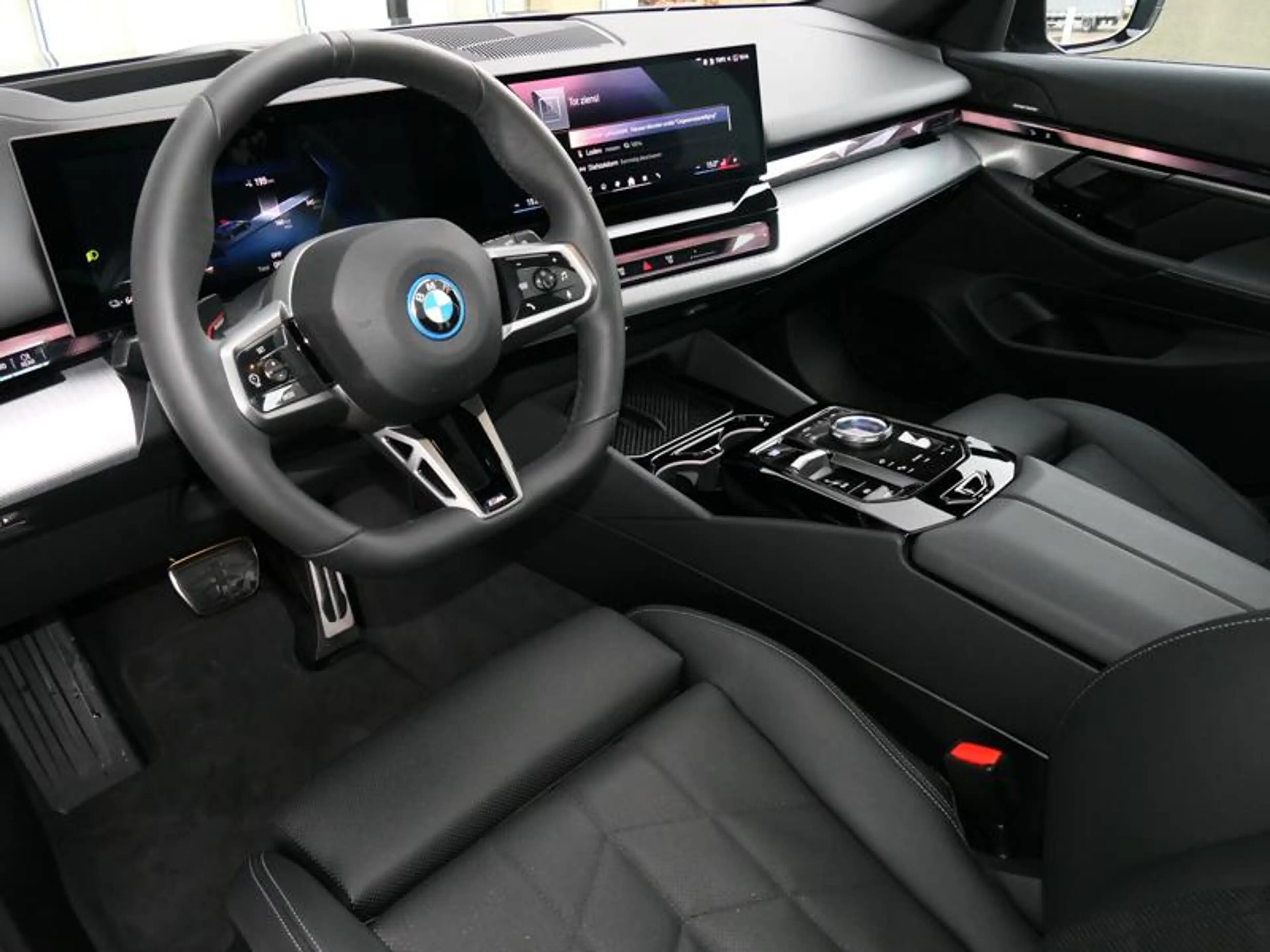 BMW i5 eDrive40 Touring M Sport Pro | PANO | — photo 6