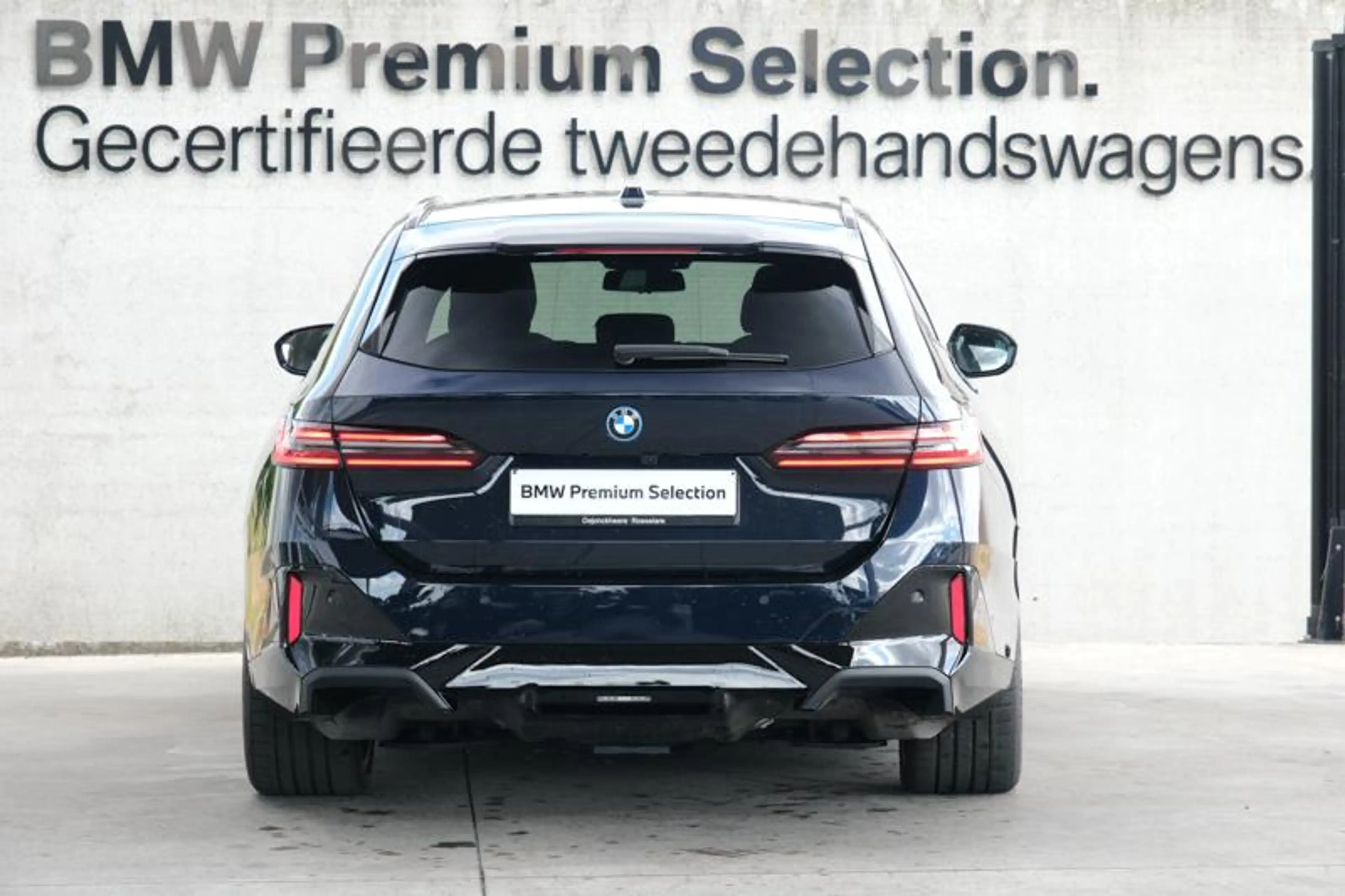BMW i5 eDrive40 Touring M Sport Pro | PANO | — photo 4