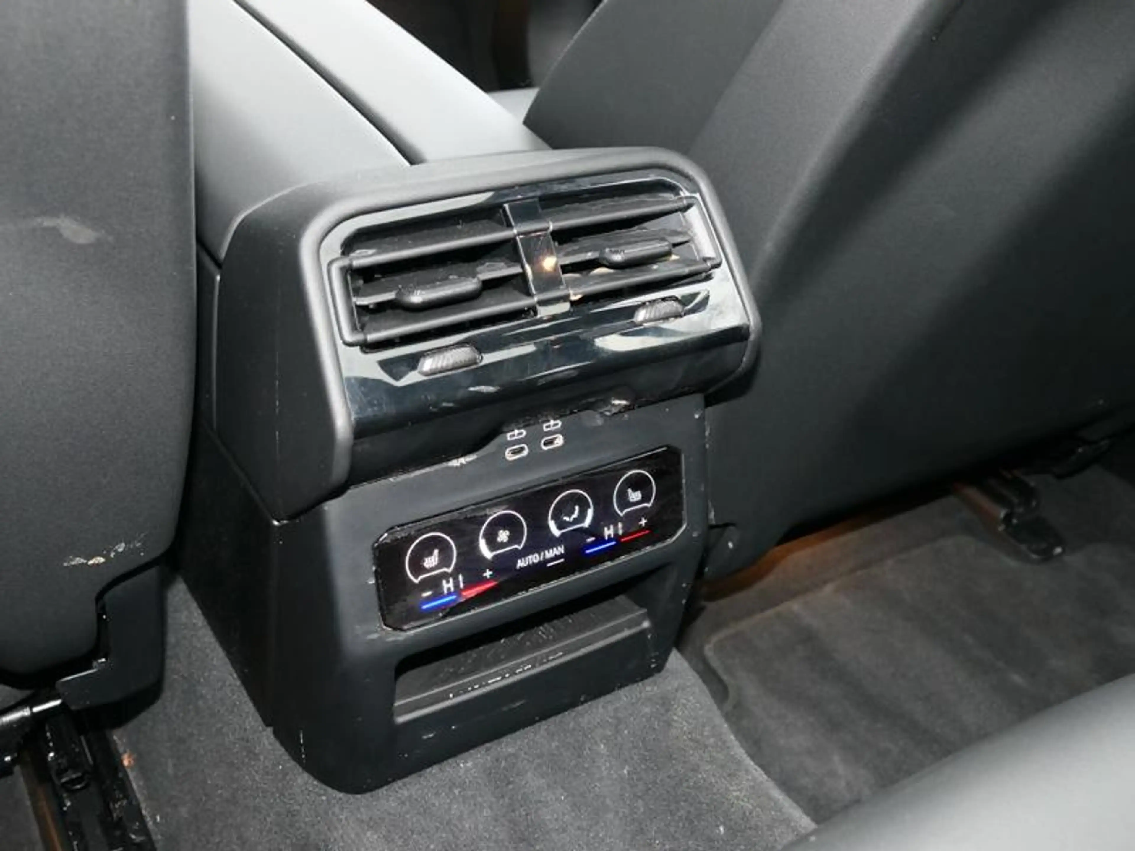 BMW i5 eDrive40 Touring M Sport Pro | PANO | — photo 15