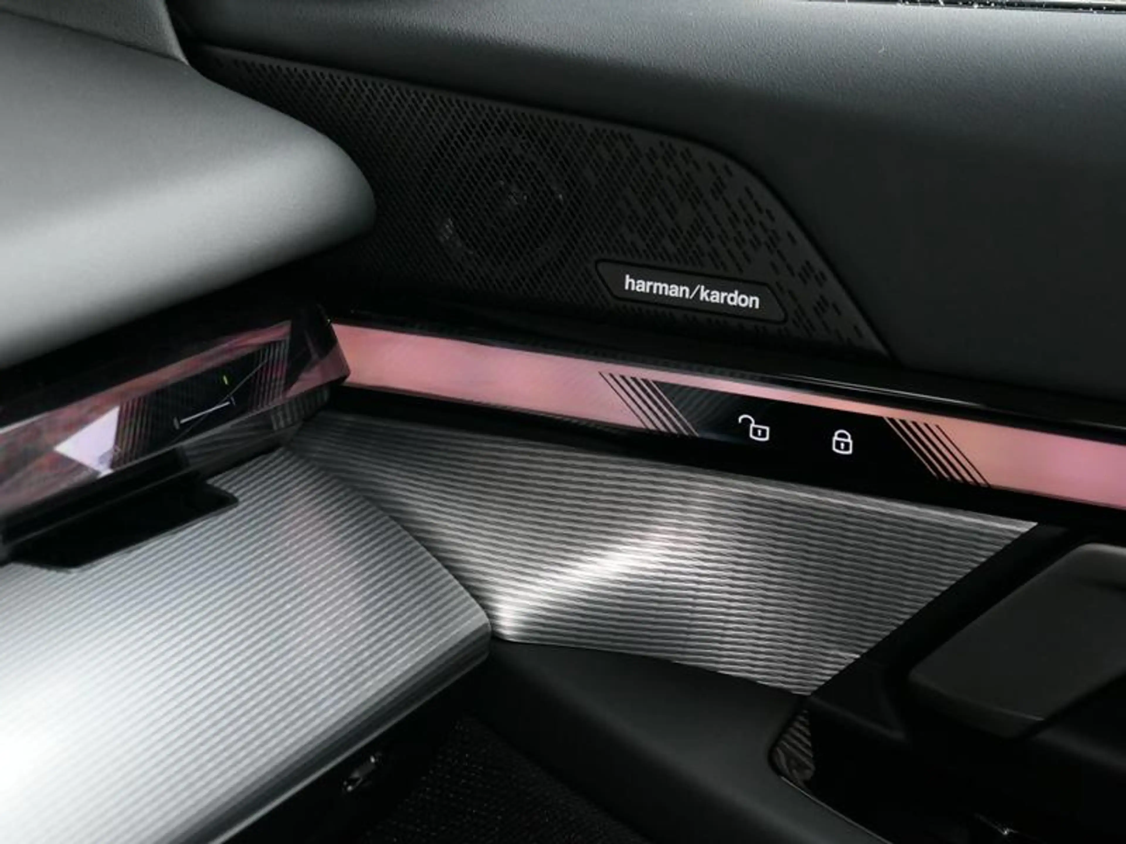 BMW i5 eDrive40 Touring M Sport Pro | PANO | — photo 14