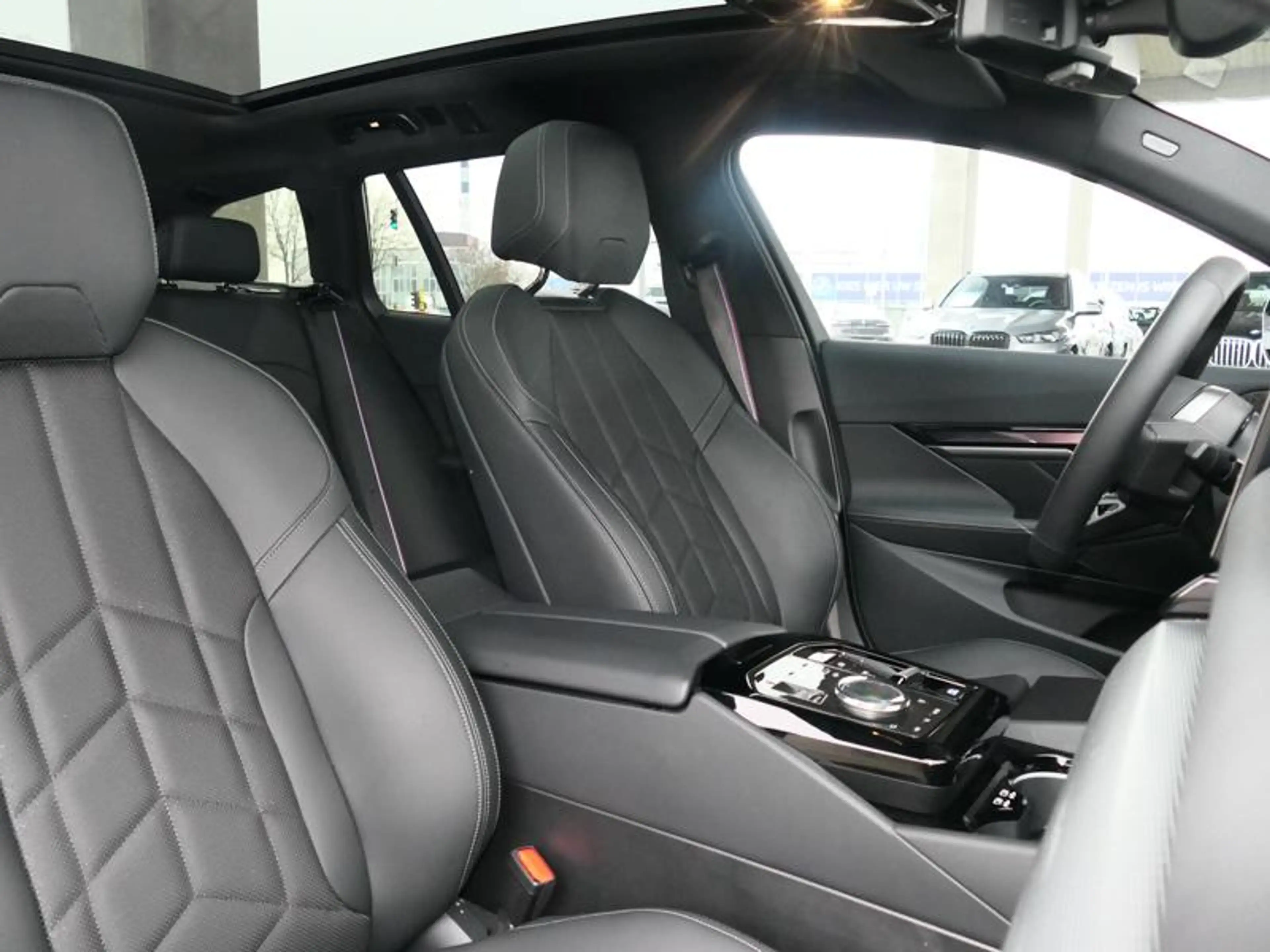 BMW i5 eDrive40 Touring M Sport Pro | PANO | — photo 11
