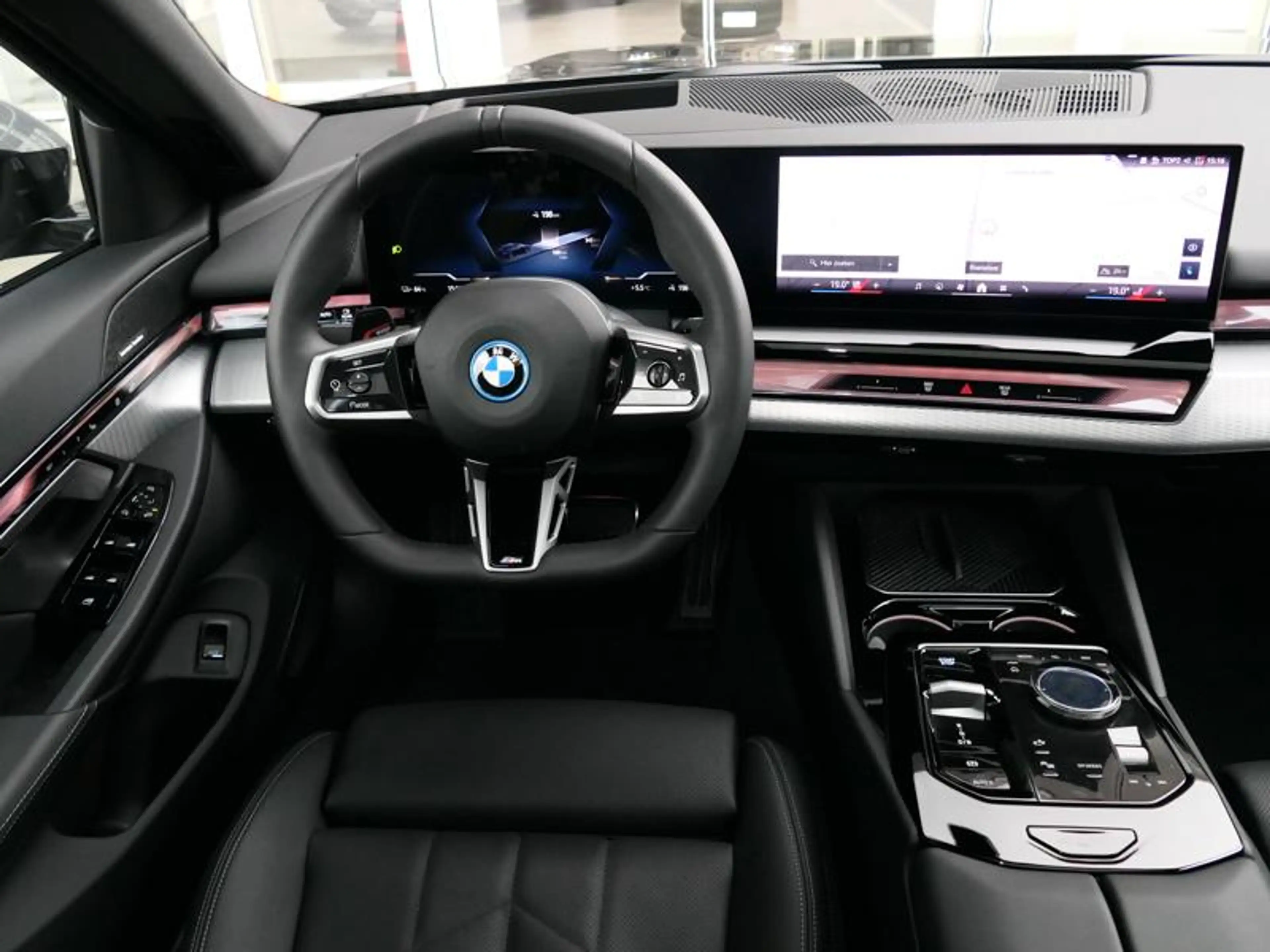 BMW i5 eDrive40 Touring M Sport Pro | PANO | — photo 7