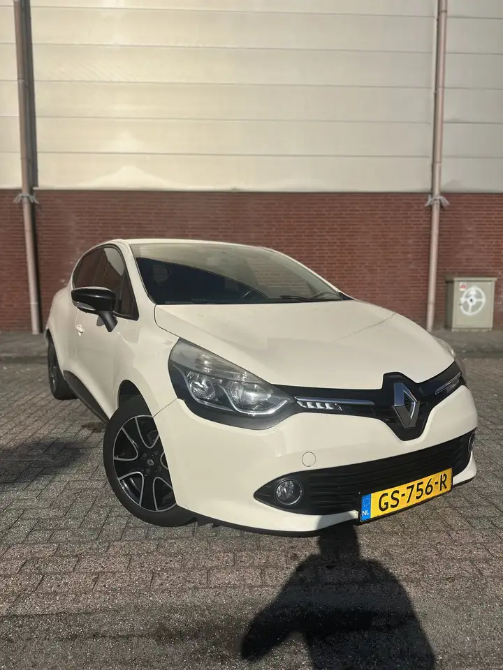 Renault Clio 0.9 TCe Expression — photo 1 of 18