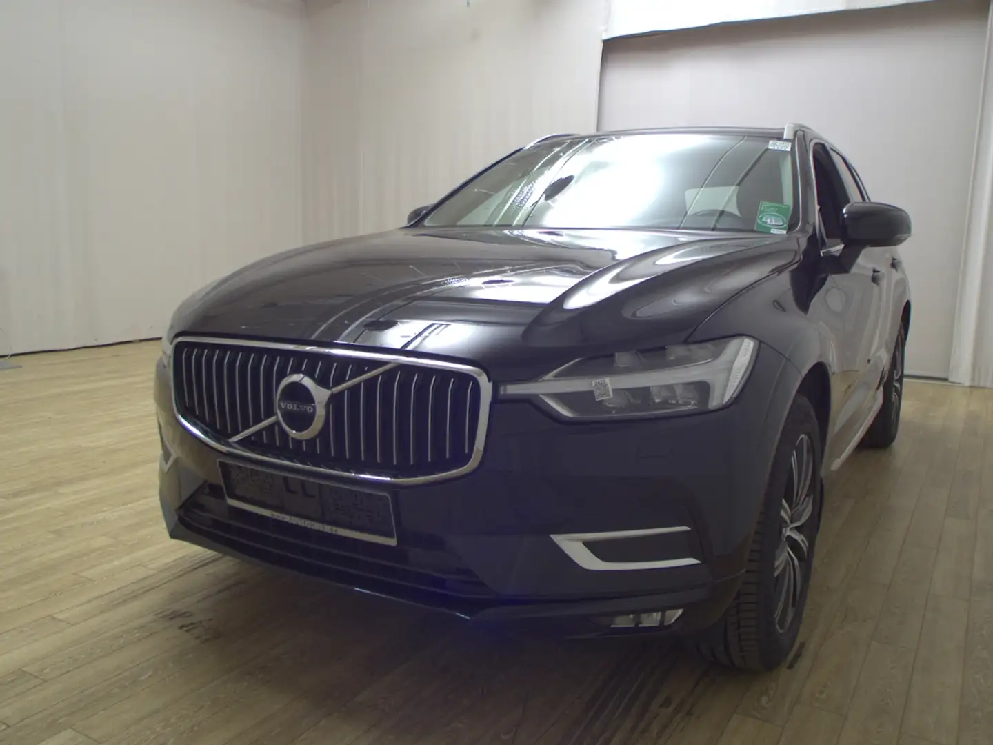 Volvo XC60 D4 Inscription Leder Navi LED Ahk BLIS Schwarz - 2
