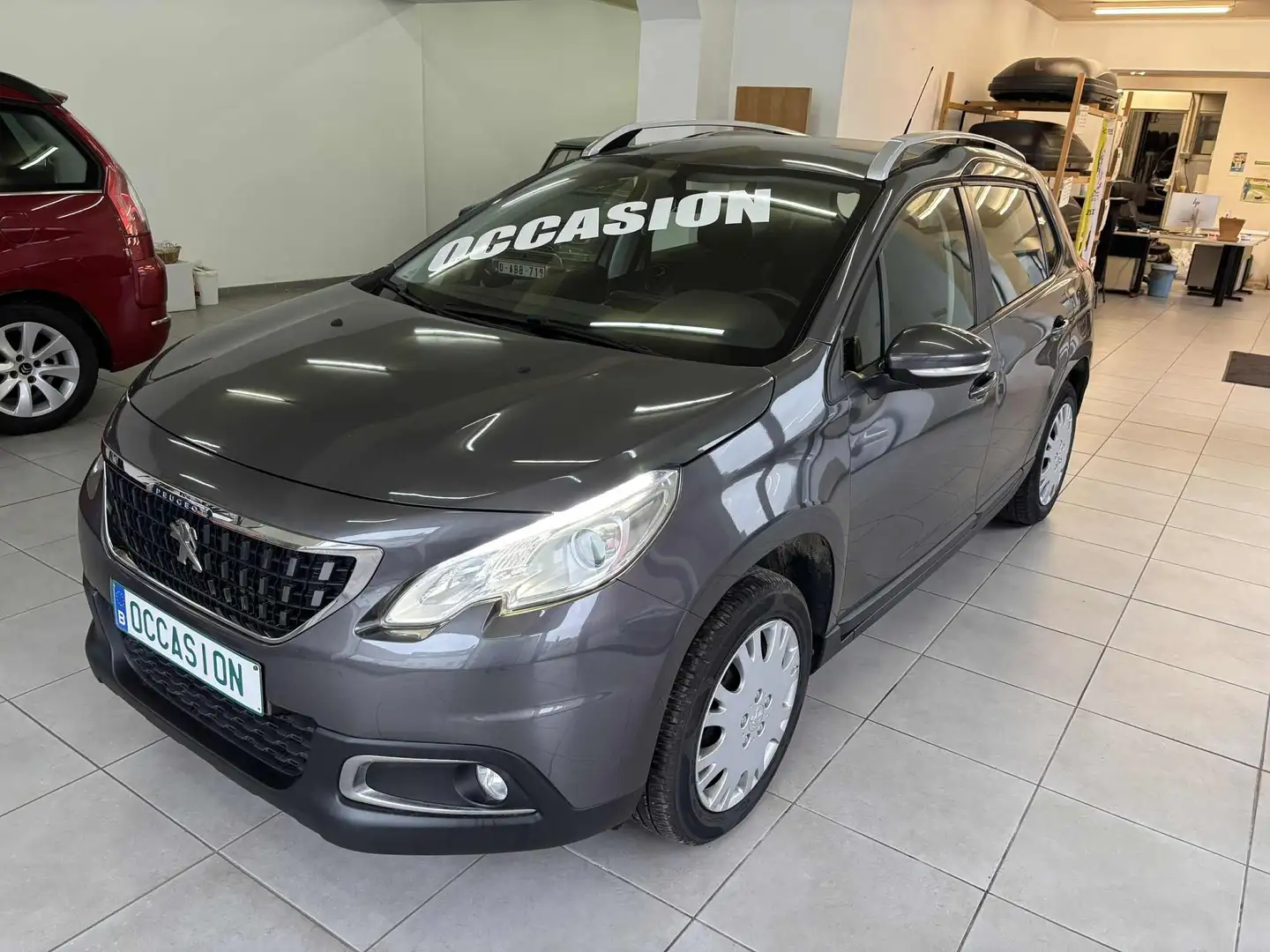 Peugeot 2008 active 12 ess 60 KW Auto Gris - 1