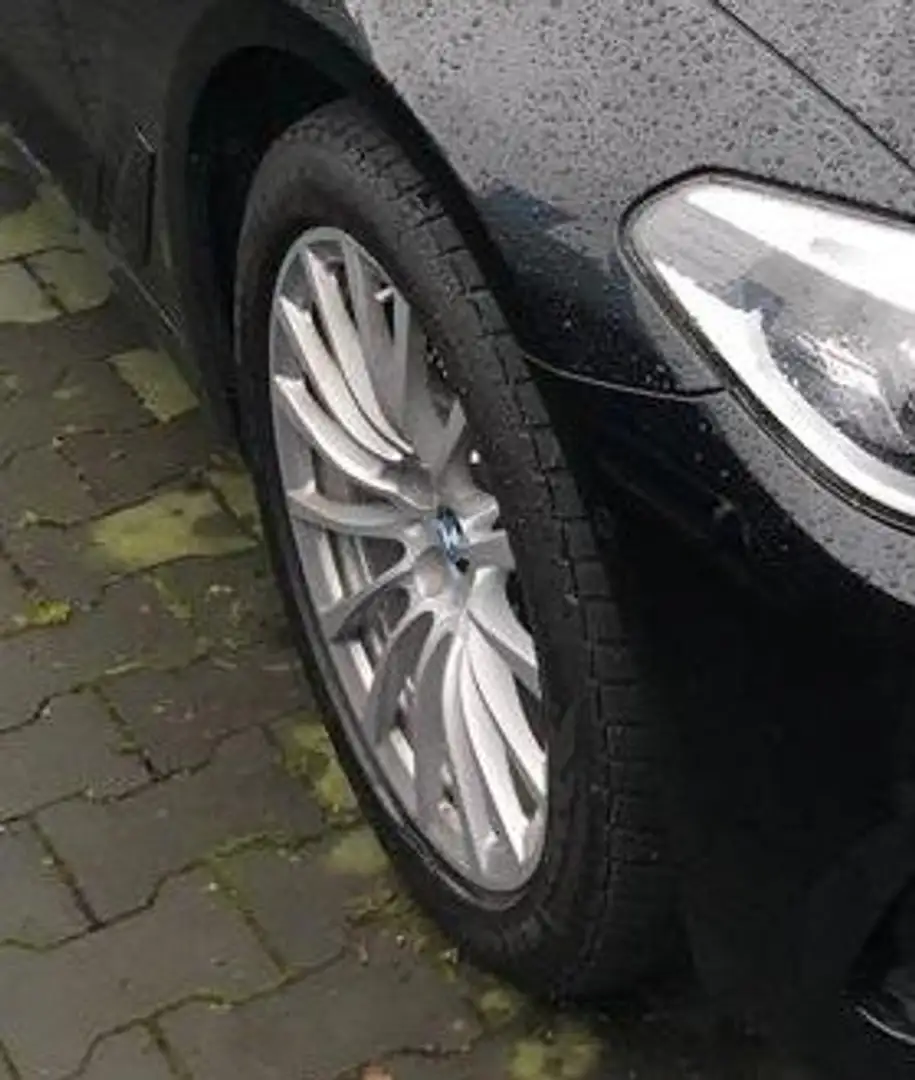 BMW 520 520d Touring Aut. Sport Line Zwart - 2