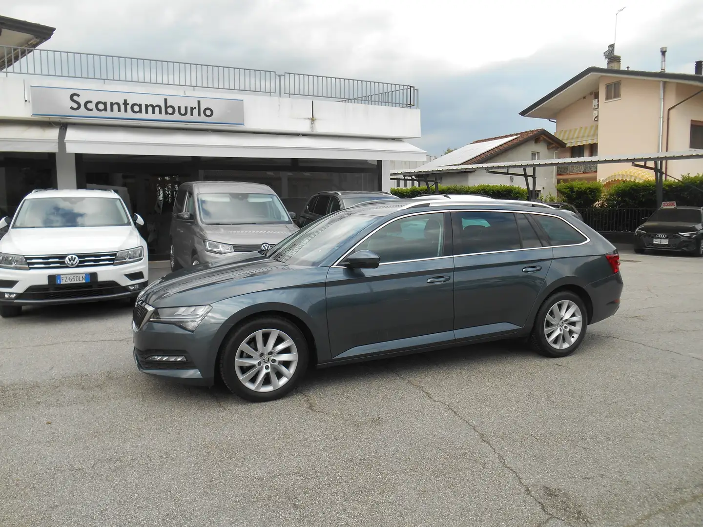 Skoda Superb Superb Wagon 2.0 tdi evo Executive 150cv dsg Šedá - 1