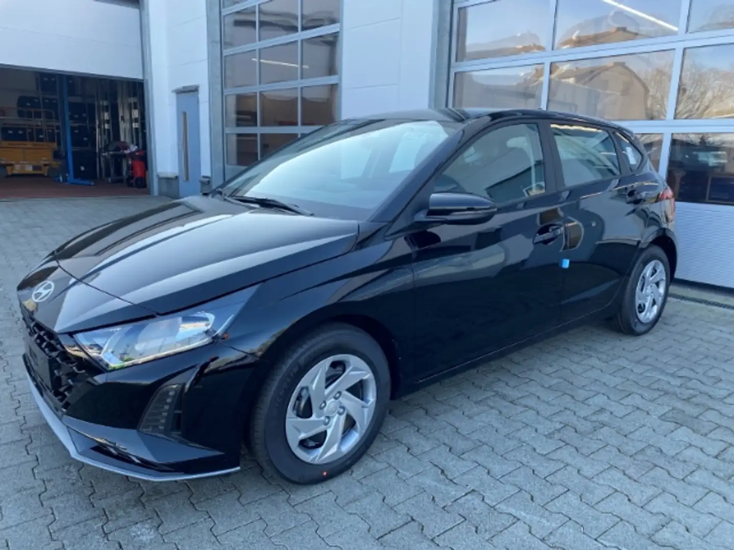 Hyundai i20 1.0 T SELECT NAVI+PDC+KAMERA+PDC+DAB Schwarz - 1