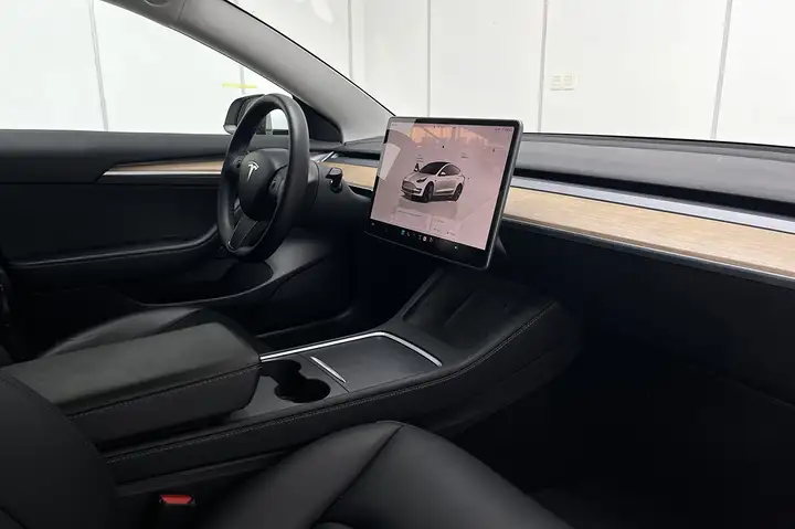 Tesla Model 3 2022, foto 30