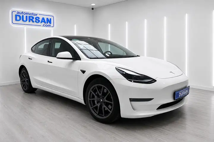 Tesla Model 3 2022, foto 3