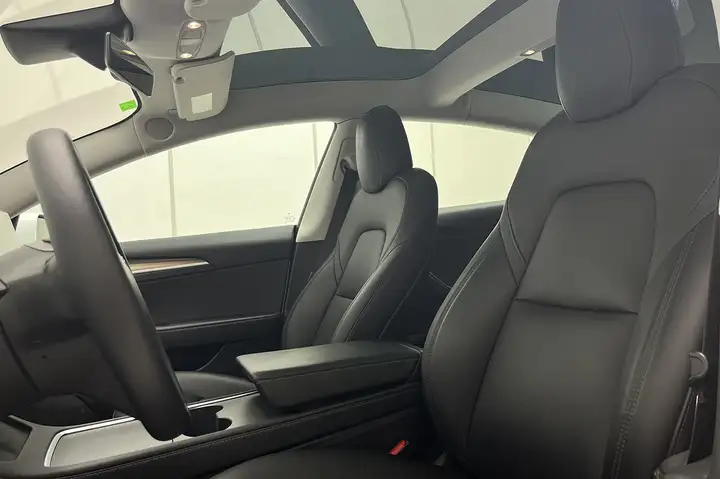Tesla Model 3 2022, foto 9