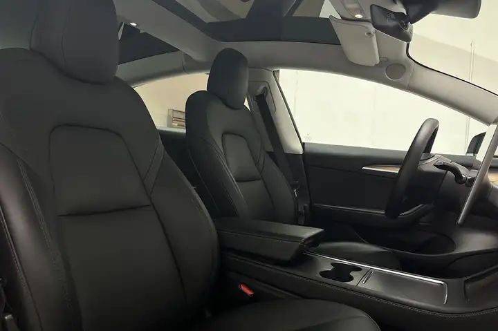 Tesla Model 3 2022, foto 28
