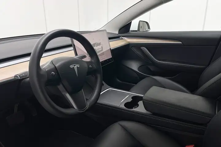 Tesla Model 3 2022, foto 6