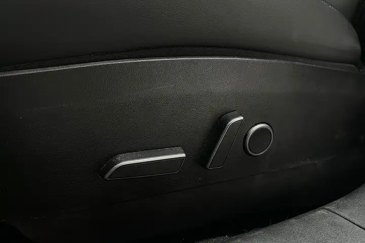 Tesla Model 3 2022, foto 27