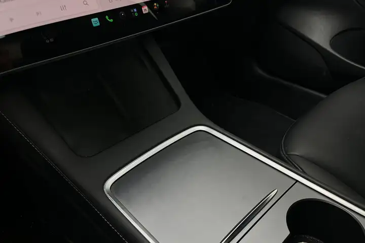 Tesla Model 3 2022, foto 29