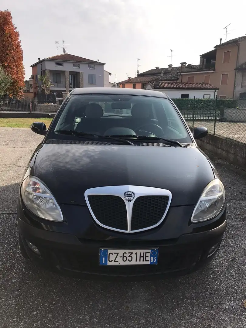 Lancia Ypsilon 1.2 8v momo Negro - 1
