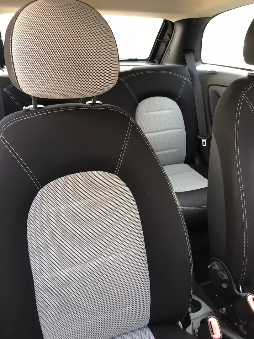 Lancia Ypsilon 1.2 8v momo Negro - 2