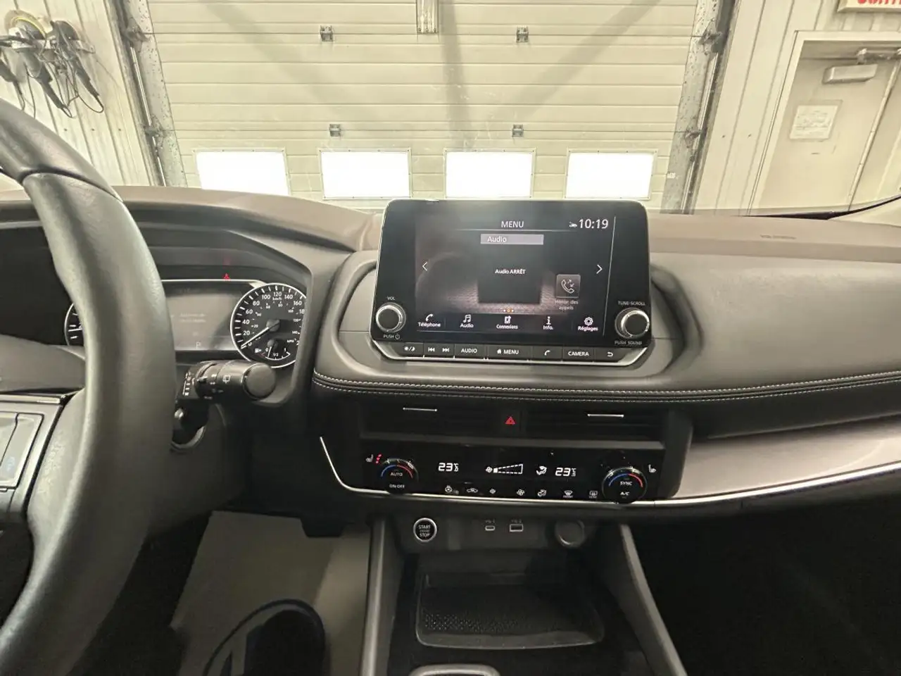 Nissan Rogue снимка Nissan Rogue