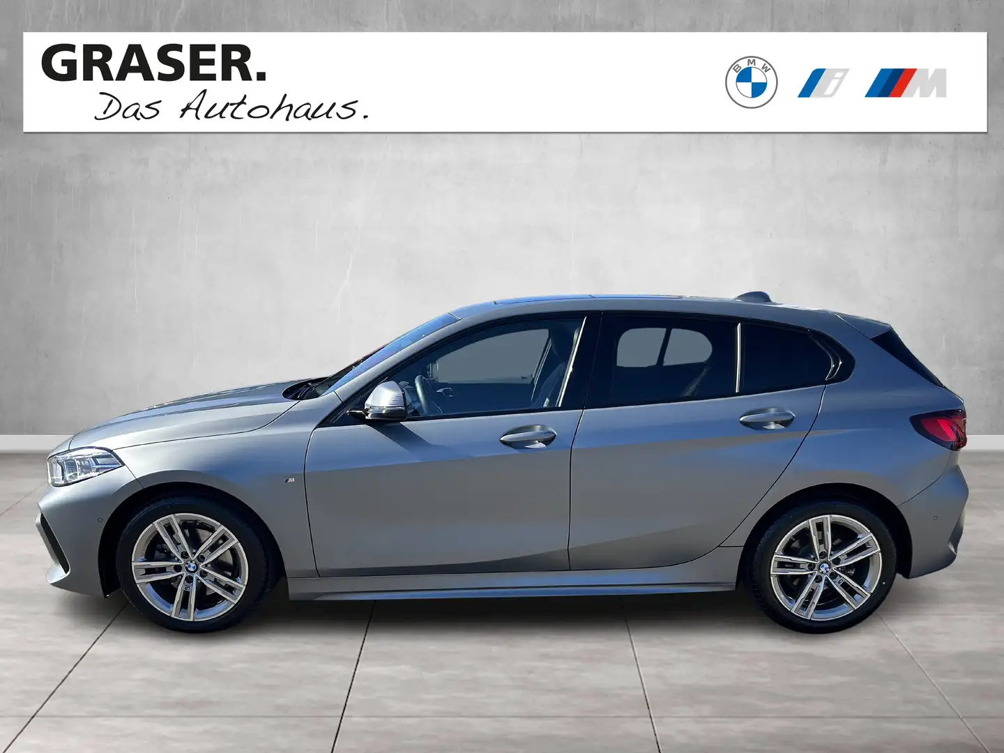 BMW 118 i M Sport Frozen Grey Head-Up Pano Grau - 2