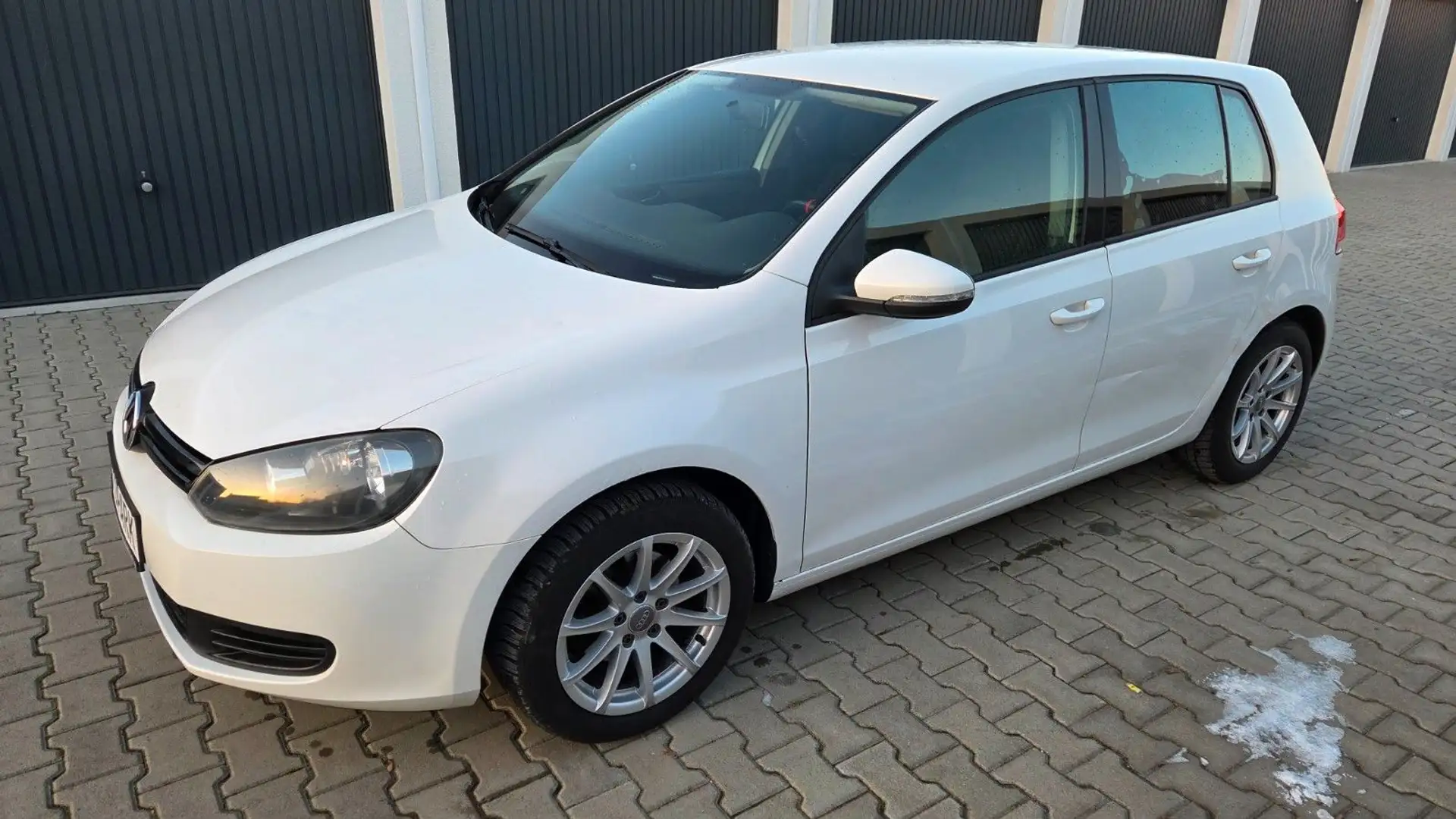 Volkswagen Golf VI 1.4 Trendline 5-türer ALU TÜV 04/2027 Weiß - 2