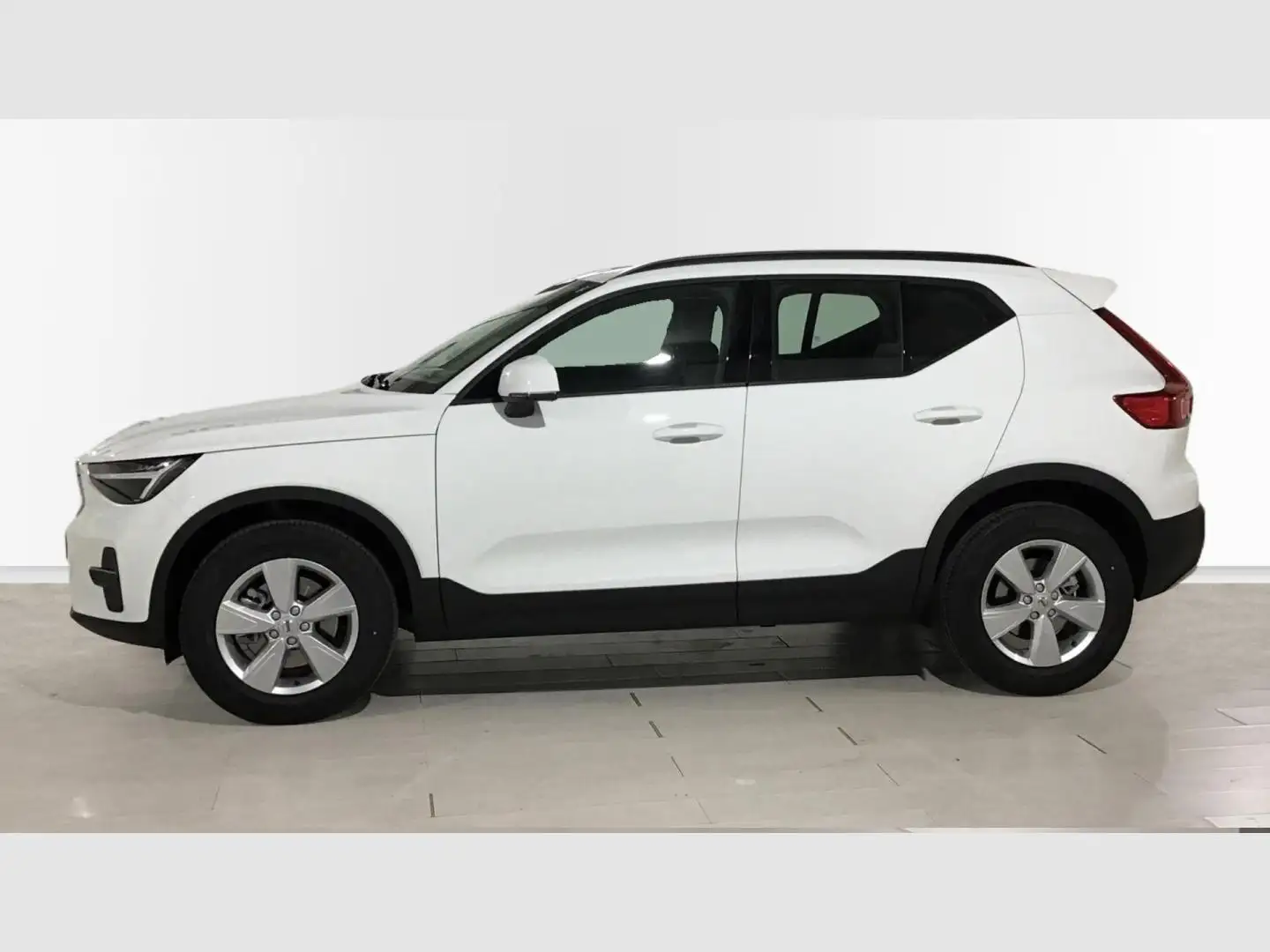 Volvo XC40 B3 Essential Aut. Blanco - 2