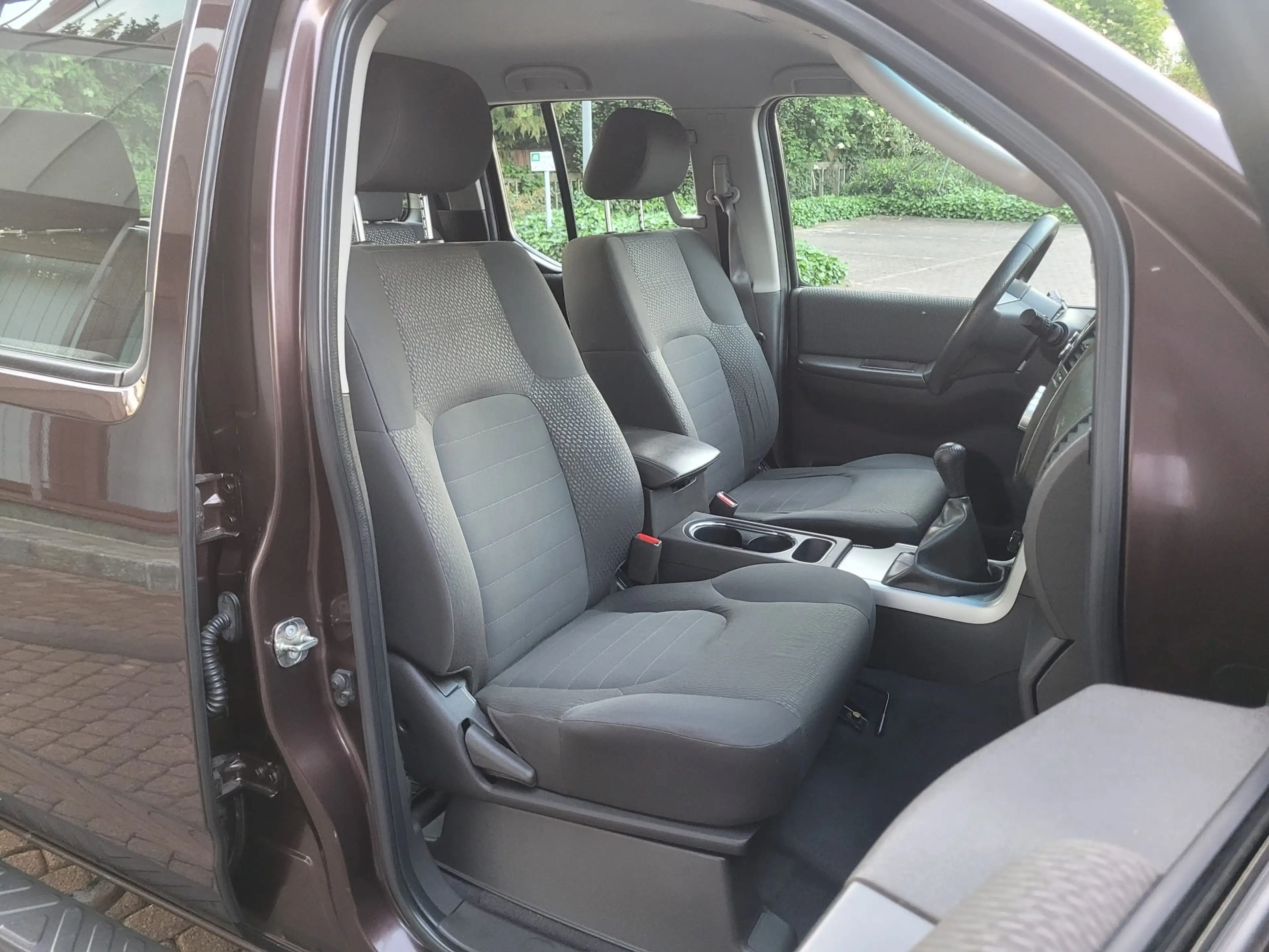 Nissan Navara Double Cab SE 4X4 — photo 13