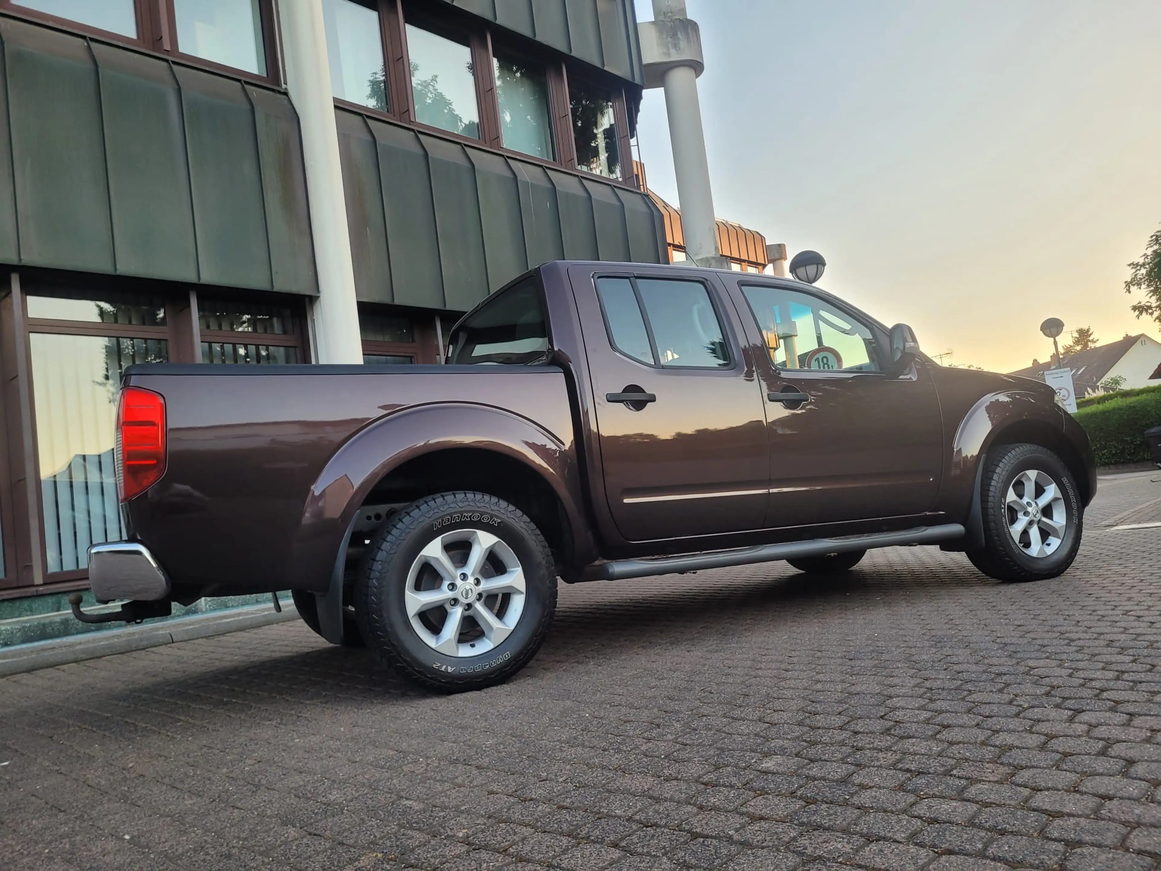 Nissan Navara Double Cab SE 4X4 — photo 6