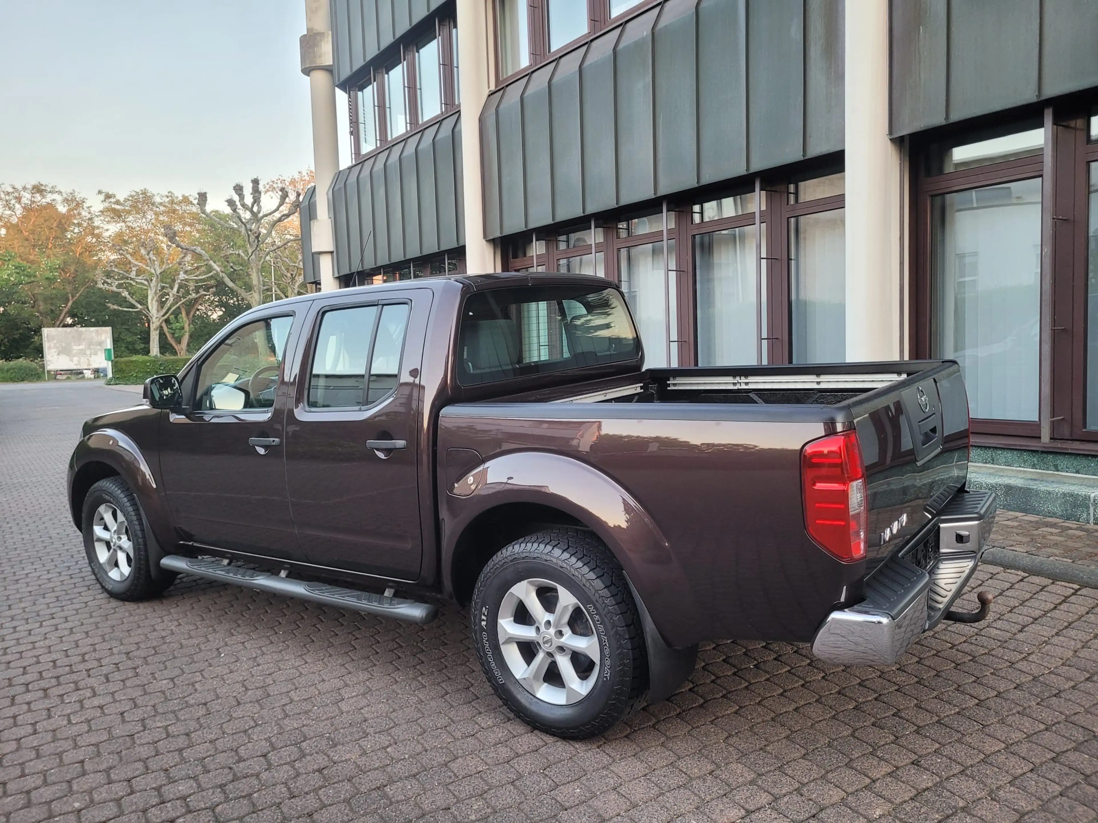 Nissan Navara Double Cab SE 4X4 — photo 8
