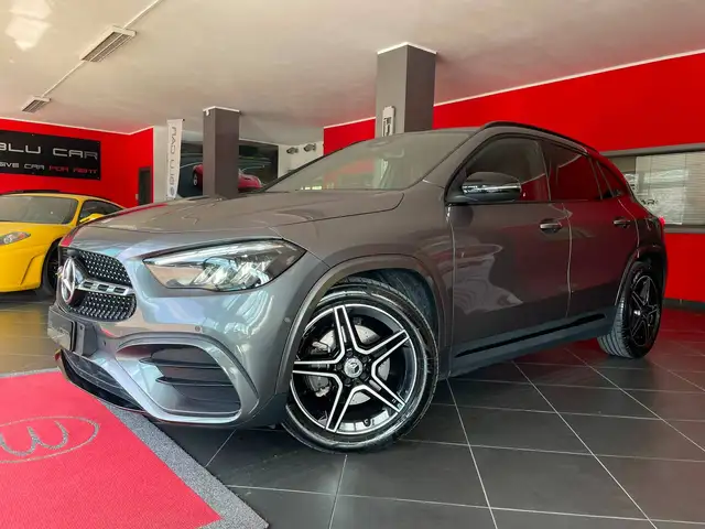 Mercedes-Benz GLA 200