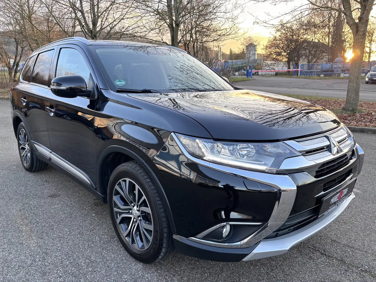 Mitsubishi Outlander 2.2 DI-D 4WD*1.HAND-EURO6-NAVI-WR-AHK* Noir - 2