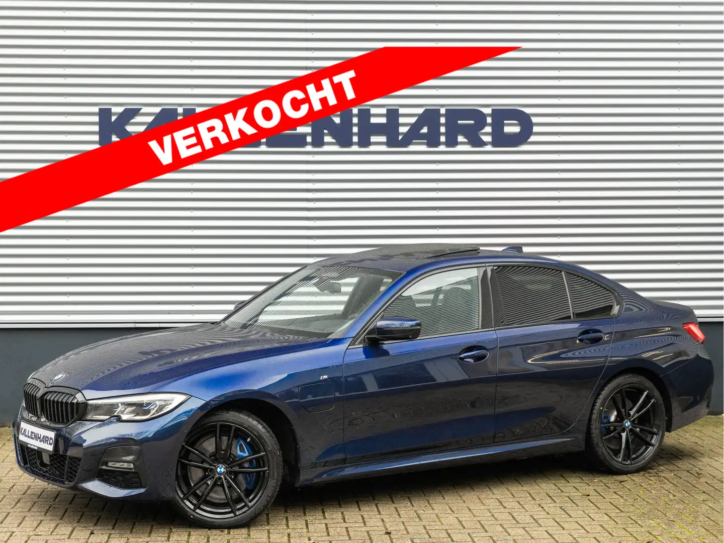 BMW 330 3-serie 330e - M-Sport - Glasdak - Driving + Parki Blauw - 1