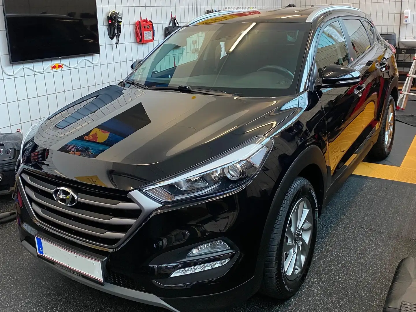 Hyundai TUCSON Tucson 2,0 CRDI 4WD Edition 25 Edition 25 Schwarz - 1