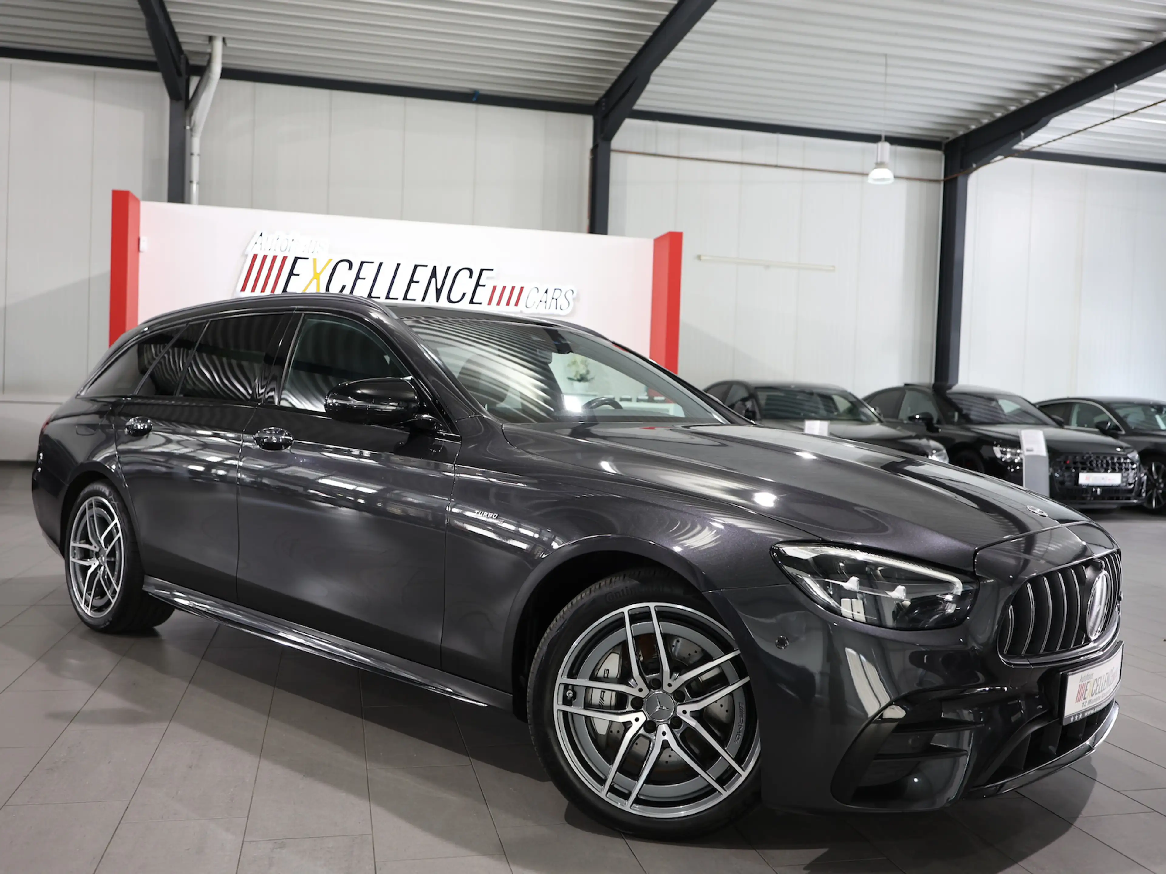 Mercedes-Benz E 53 AMG T 4M / PANORAMA / DISTRONIC / BURMESTER — photo 3