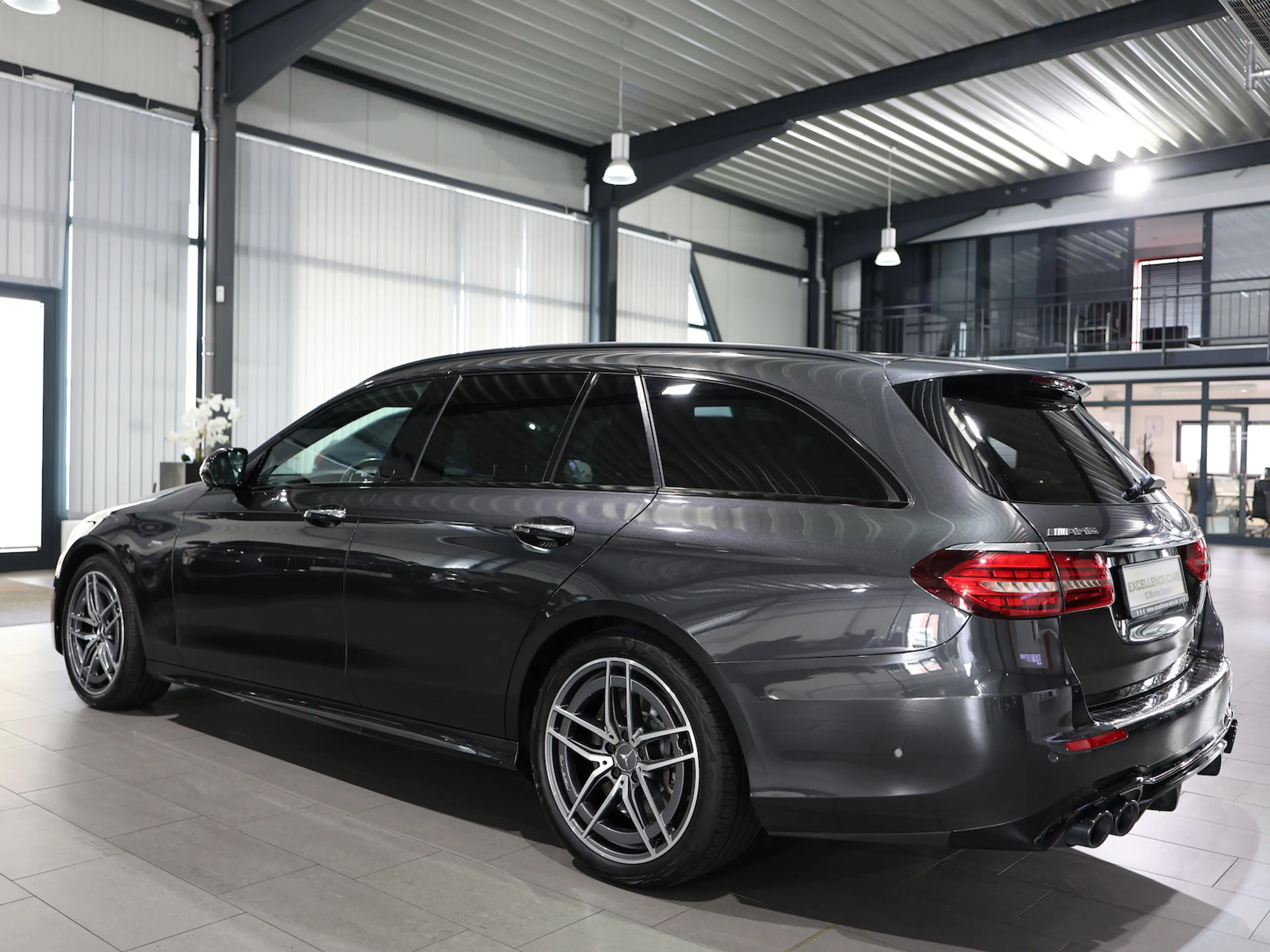 Mercedes-Benz E 53 AMG T 4M / PANORAMA / DISTRONIC / BURMESTER — photo 11
