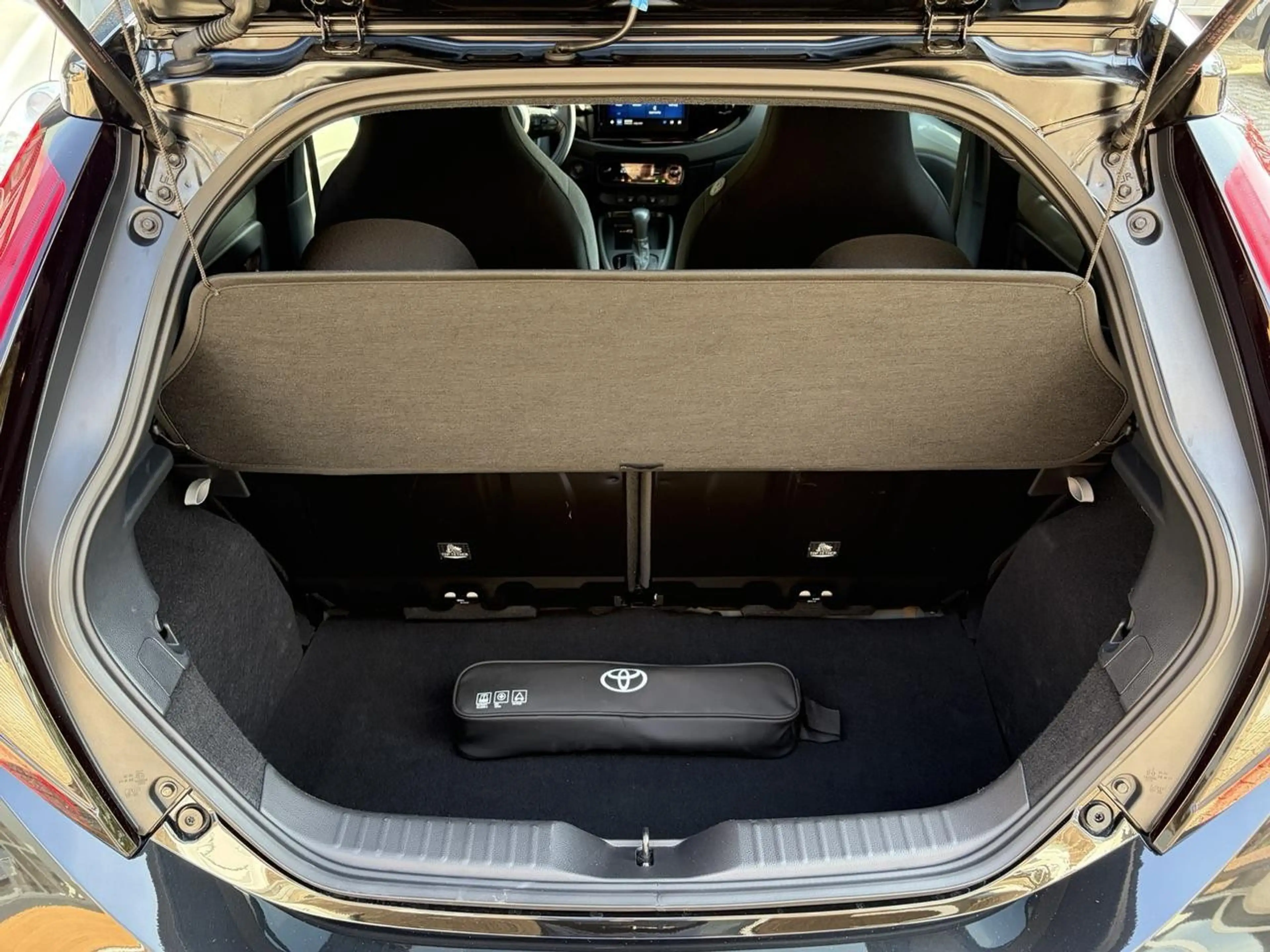Toyota Aygo X 1.5 Hybrid 115 Pulse + Smart Pack A/T — photo 10