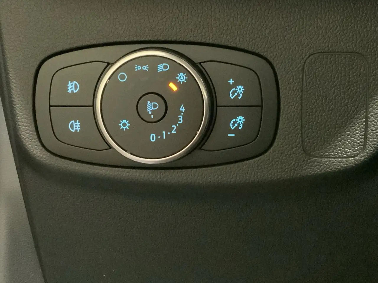 Ford Focus ST-Line X Turnier Aut.*AHK*ACC*HUD*KAM*NAVI*WINTER, миниатюра 22