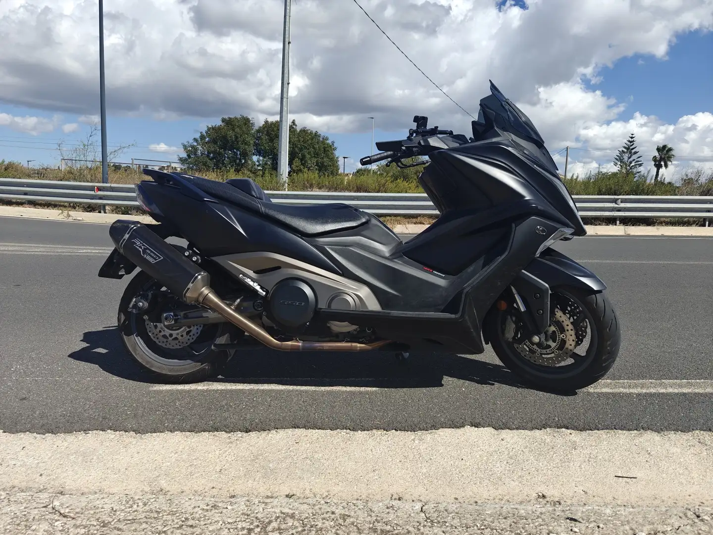 Kymco AK 550 Nero - 1