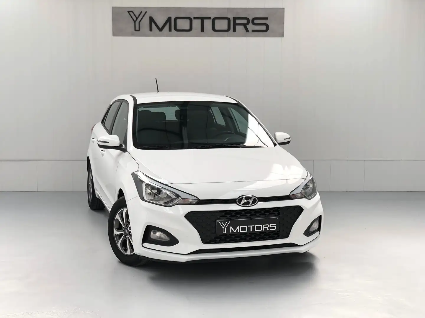 Hyundai i20 1.2i FACELIFT 47.000 KM CLIM APPLE CAR PLAY CAMERA Wit - 1